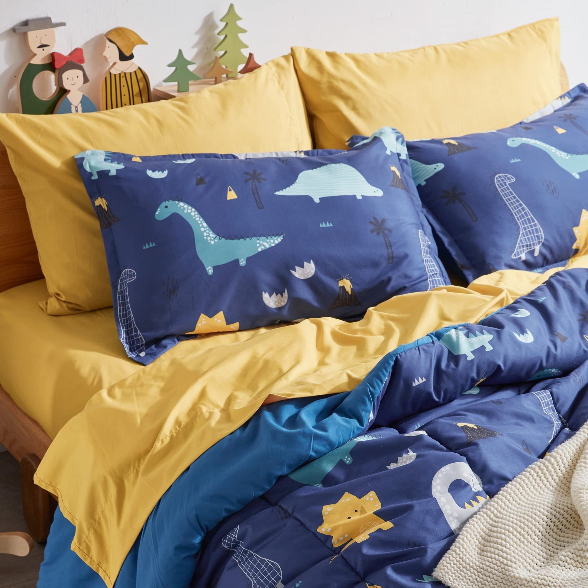 Luxurious Quilted Kids Bedding Comforter Set Twin/Twin Xl Size - Super Soft & Cute Printed 2-Piece Comforter Set All Seasons for Boys, ... - Luxurious Quilted Duvet Cover Set Detail