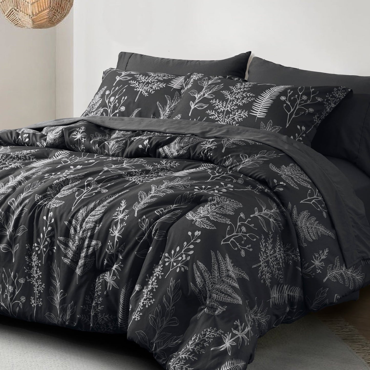 Fluffy Down Alternative 3 Pieces Printed Comforter Set Queen Size, Lightweight Botanical Floral Bed in a Bag, Ultra Soft Bedding Set with 1 R... - All-Season Down Alternative Comforter Insert Detail