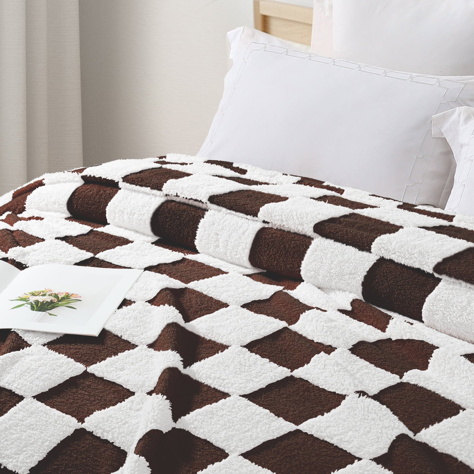 Reversible Sherpa Checkered Throw Blanket, Super Soft and Warm Fluffy Fleece Blanket for Couch, Sofa, Bed, Cute Plaid Pattern, Coffee, ... - Cozy Fleece Throw Blanket for Couch & Bed Detail