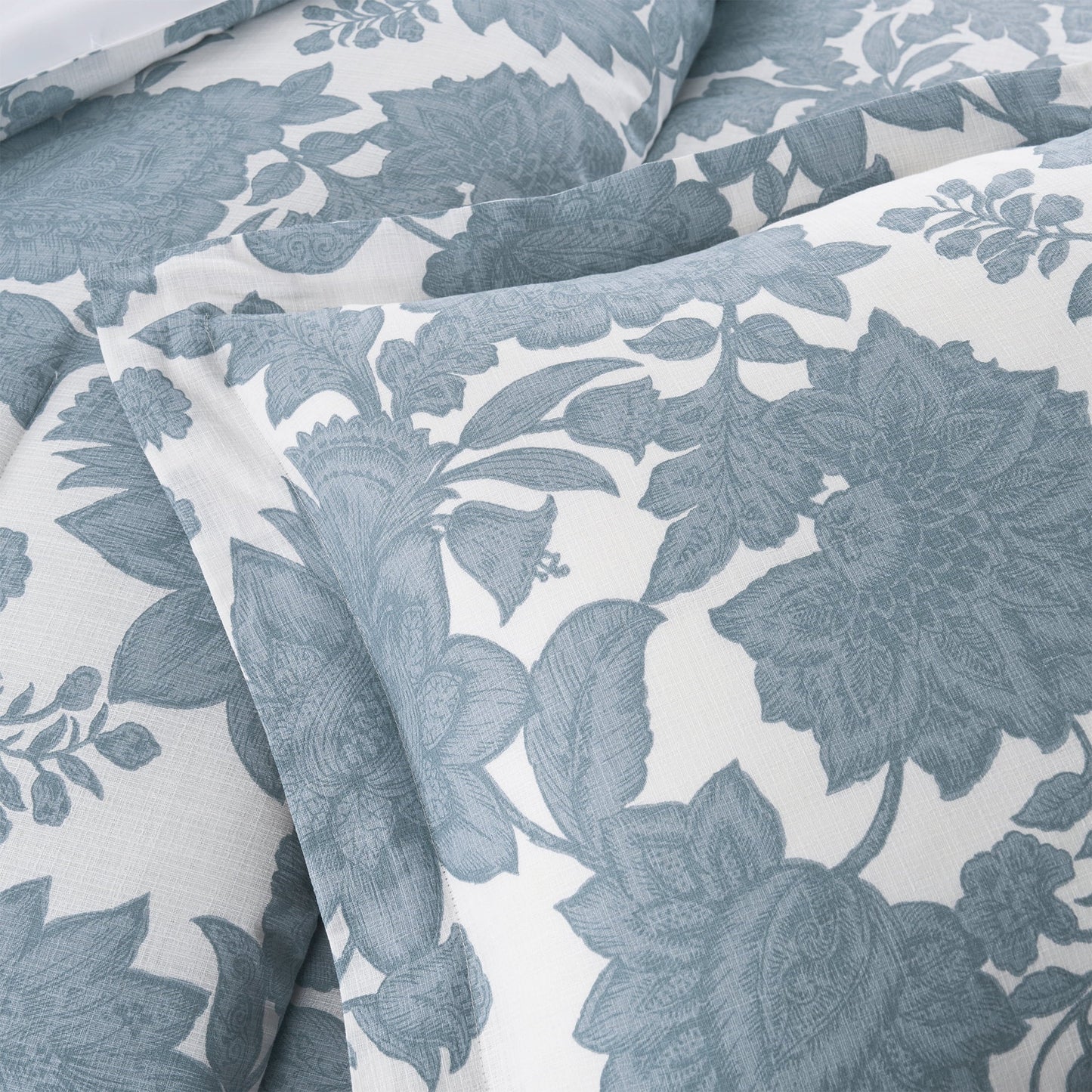 Hypoallergenic Cloud Veronica 3-Piece Blue Floral Cotton Slub Comforter Set, King - All-Season Down Alternative Comforter Insert Detail