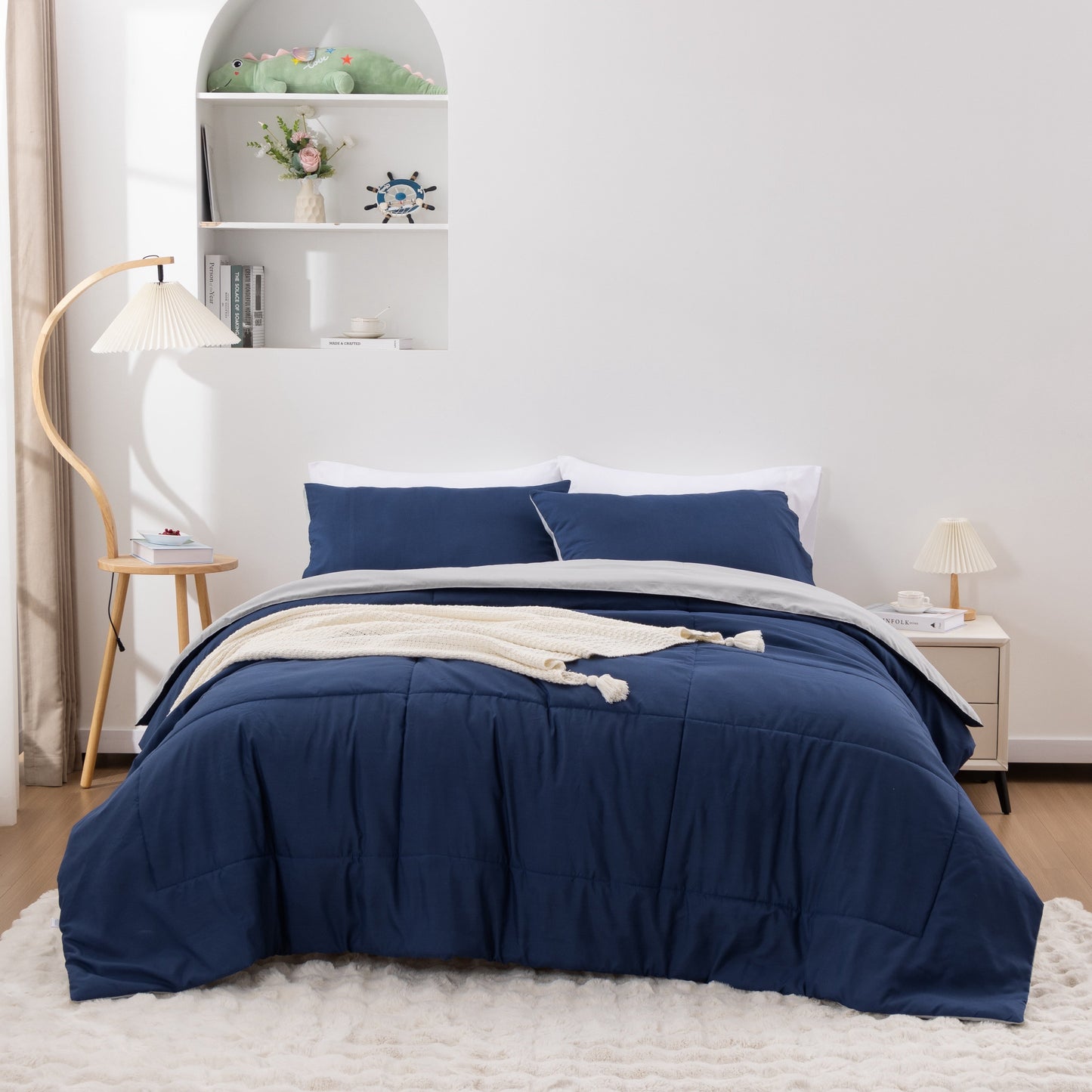 All-Season Queen Comforter Set All Season Reversible Bed Set with 2 Pillow Cases 3 Pieces Bedding Sets Down Alternative Blue/Gra... - All-Season Down Alternative Comforter Insert Detail