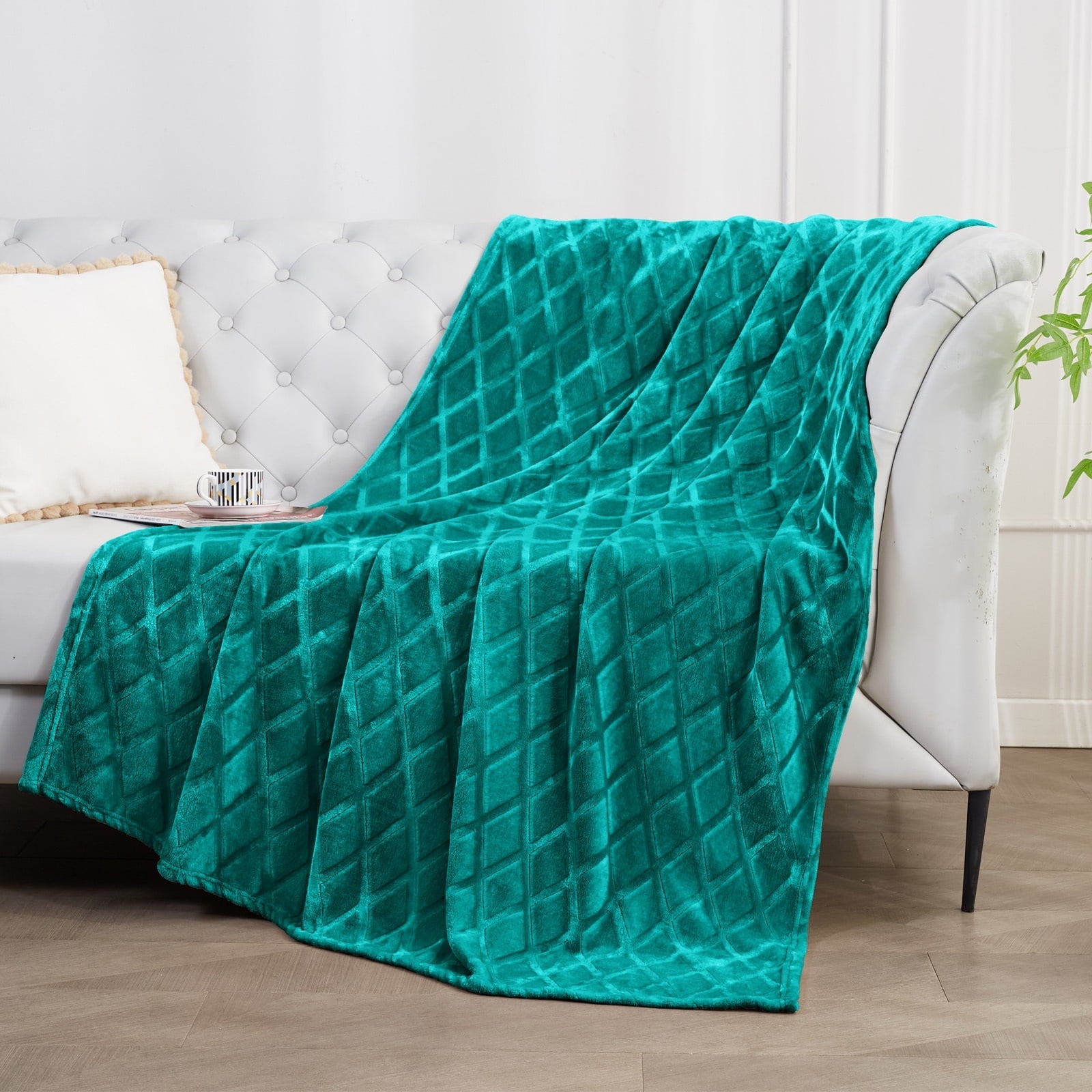 Lightweight Warm Large Soft Throw Blanket for Couch, 50x70 Inches Diamond Geometry Pattern Velvet Fleece Blanket, Cozy, Warm and Light... - Luxury Knitted Decorative Throw Blanket with Fringes Detail