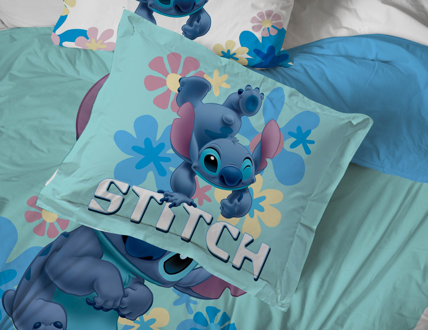 All-Season Lilo and Stitch Sweet Stitch 5 Piece Twin Size Kids Comforter Set with Sham - Super Soft Bed Set for Kids - Luxurious Quilted Duvet Cover Set Detail