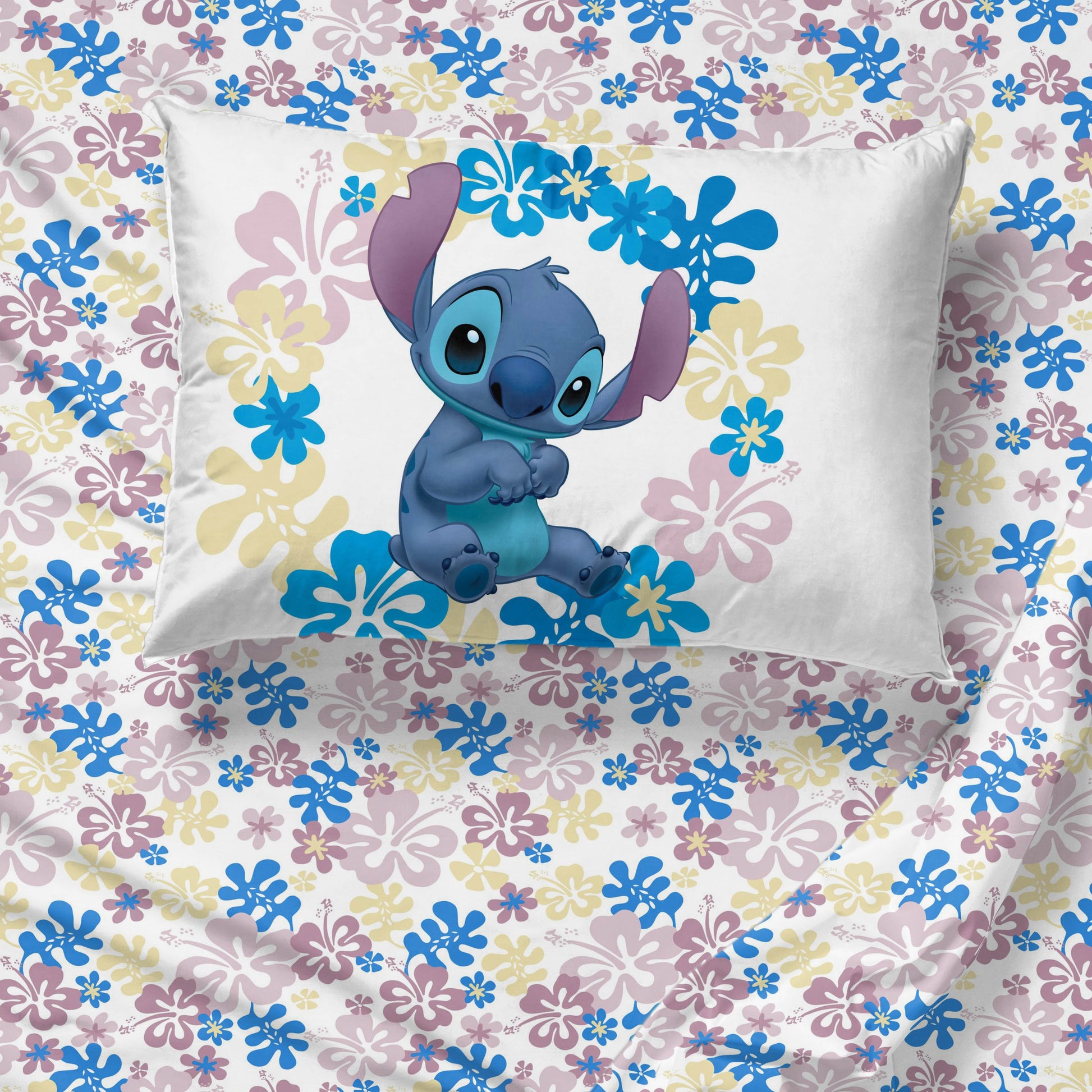 All-Season Lilo and Stitch Sweet Stitch 5 Piece Twin Size Kids Comforter Set with Sham - Super Soft Bed Set for Kids - Luxurious Quilted Duvet Cover Set Detail
