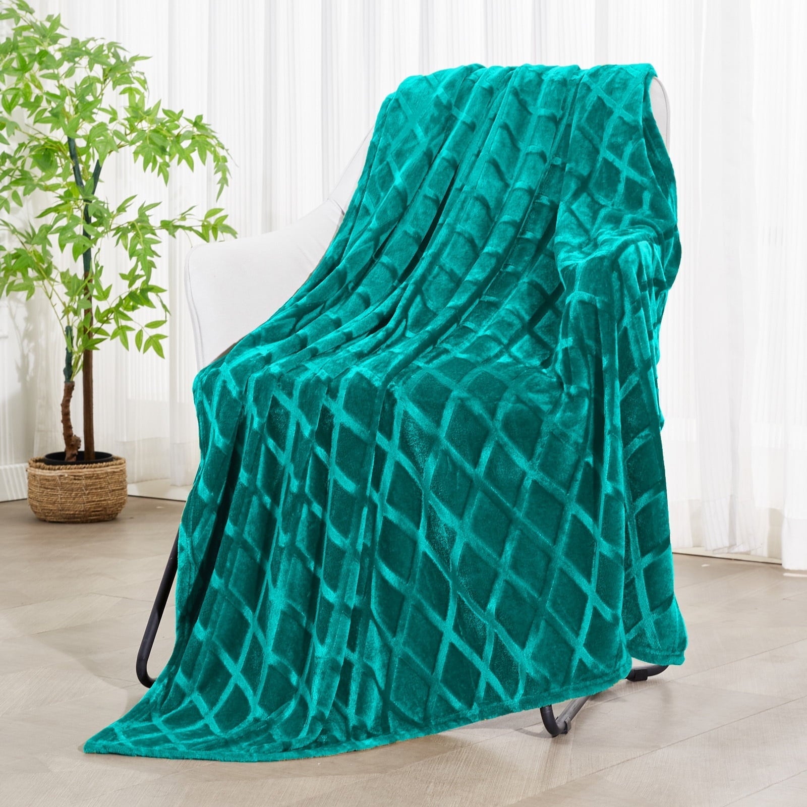 Lightweight Warm Large Soft Throw Blanket for Couch, 50x70 Inches Diamond Geometry Pattern Velvet Fleece Blanket, Cozy, Warm and Light... - Luxury Knitted Decorative Throw Blanket with Fringes - Default Title