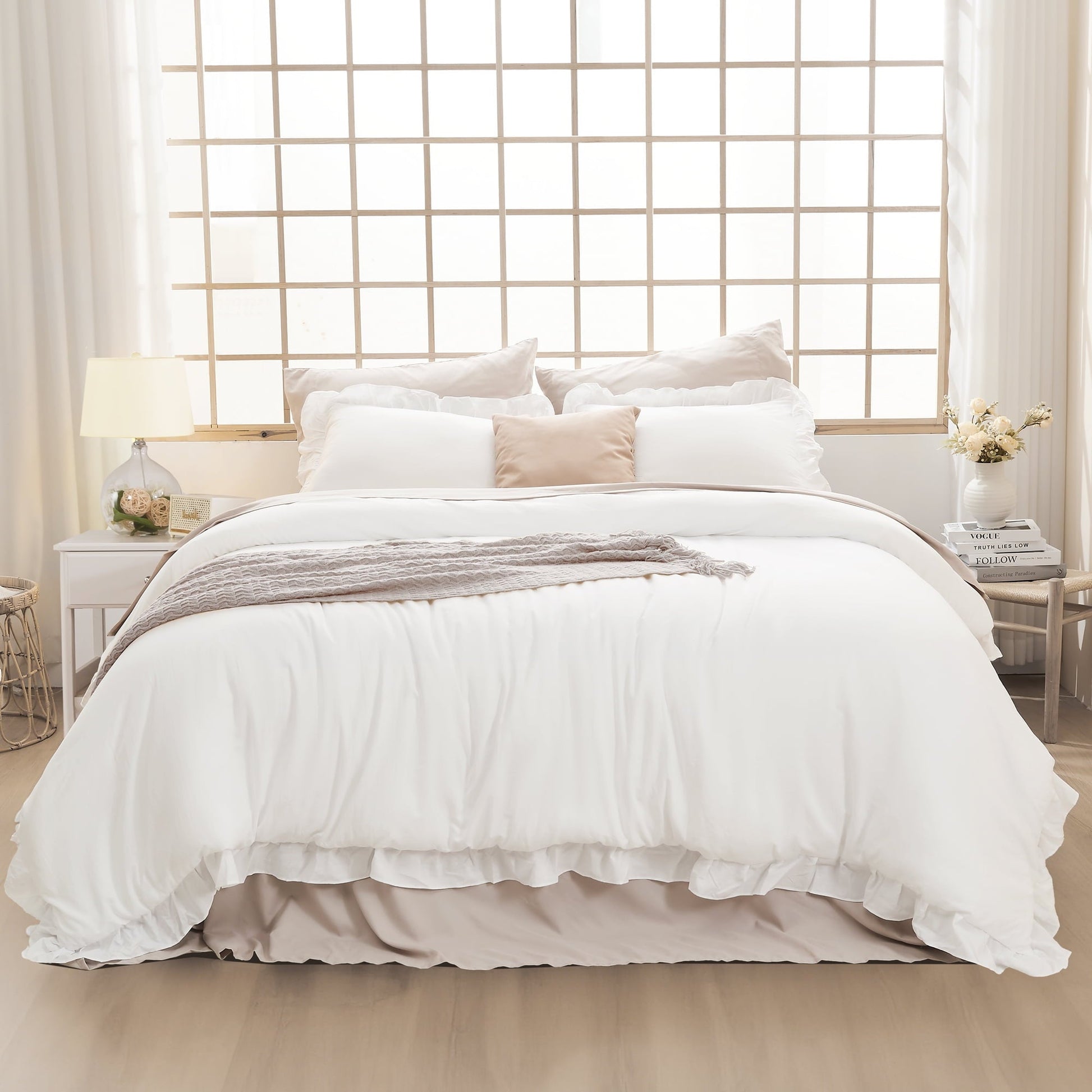 Heavyweight Warmth Queen Comforter Set White, 3 Pieces Soft Fluffy Farmhouse Ruffle Bedding Comforter Sets for Queen Bed, All Season Lig... - All-Season Down Alternative Comforter Insert Detail