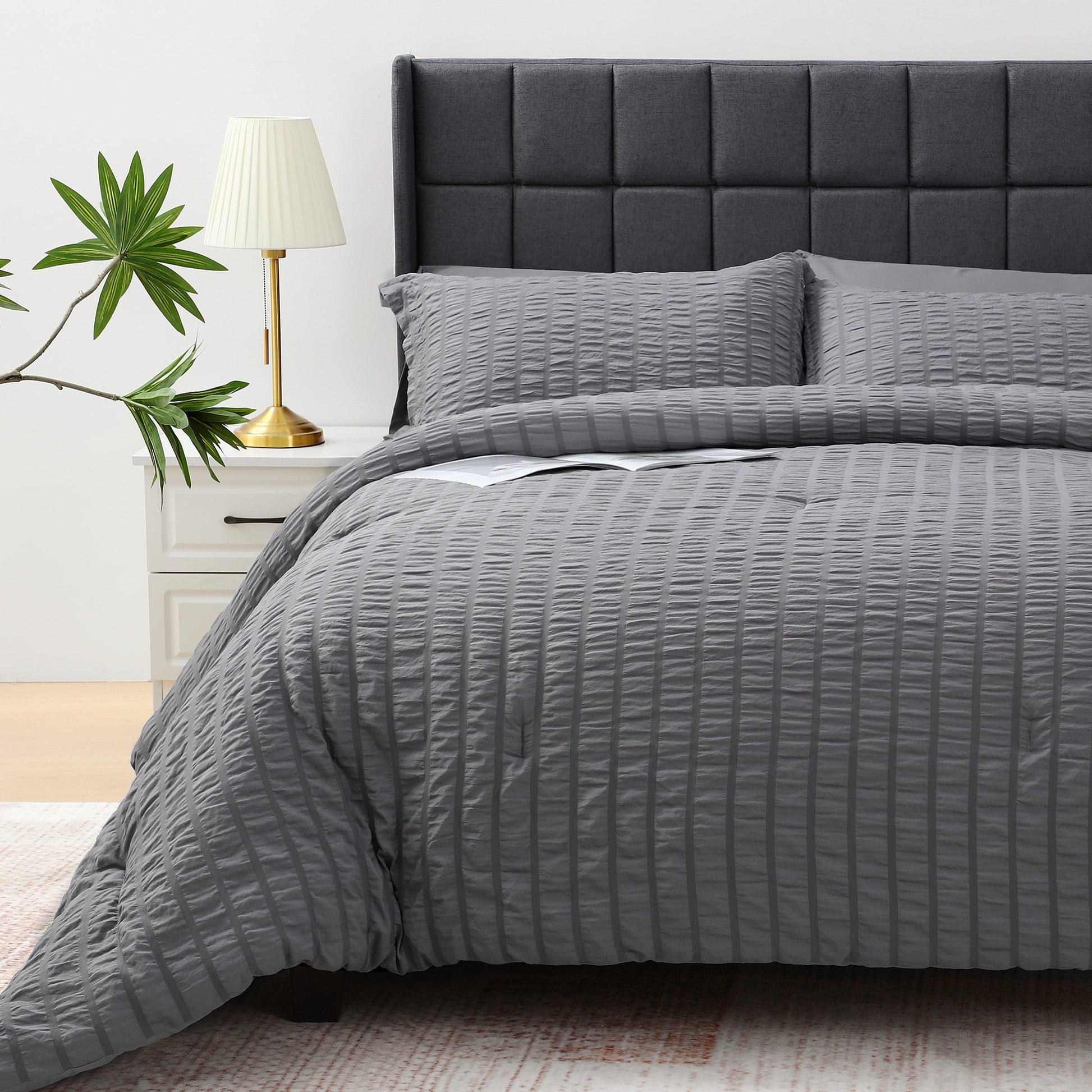 Luxurious Quilted 7 Piece Queen Comforter Set, Bed in a Bag with Sheets, Pillowcases & Shams, All Season Soft Bedding, Cozy and Lightwe... - All-Season Down Alternative Comforter Insert Detail
