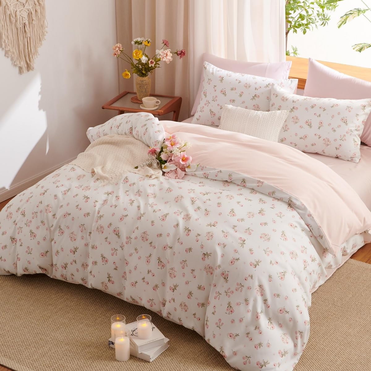All-Season Pink loyalty Floral Comforter Queen Sets, 3 Pieces Chic Botanical Pink White Floral Reversible Comforter for All Season - Luxurious Quilted Duvet Cover Set Detail