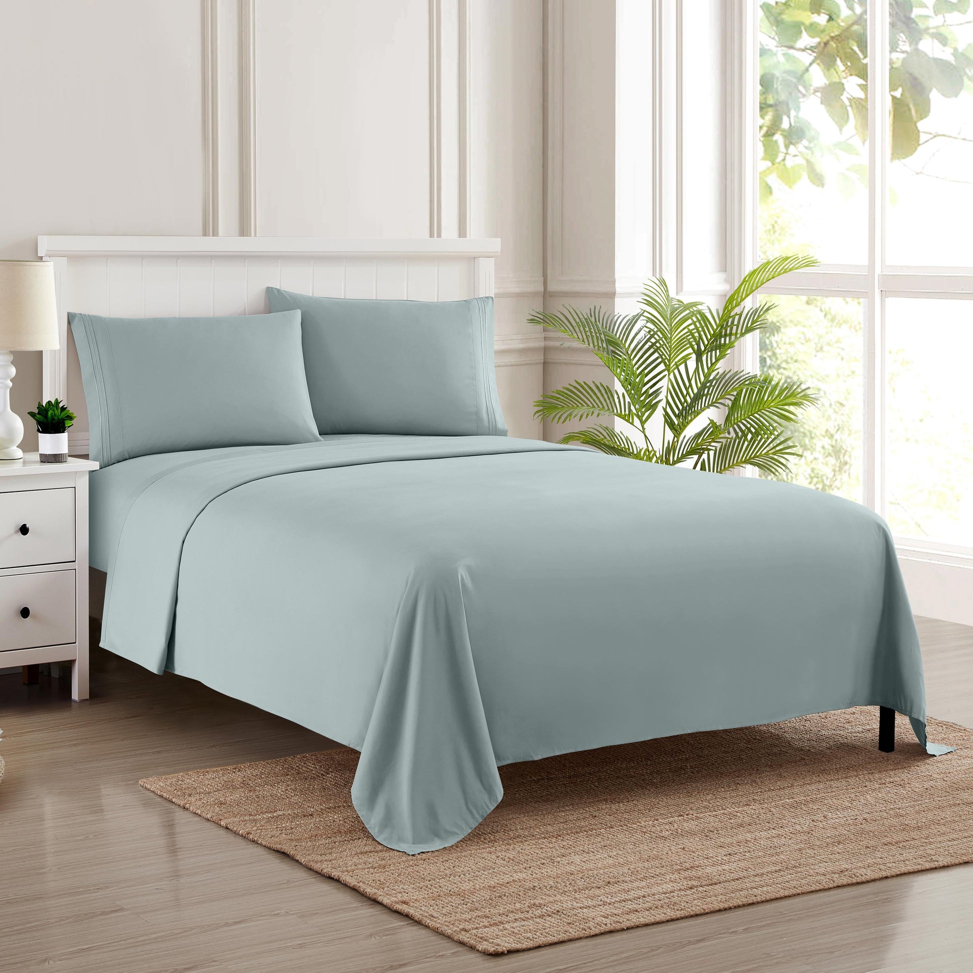 Breathable Luxury 1800 Series Classic 4-Piece 1800 Thread Count 100 GSM Bed Sheet, Queen - Breathable Egyptian Cotton Flat & Fitted Sheets Detail