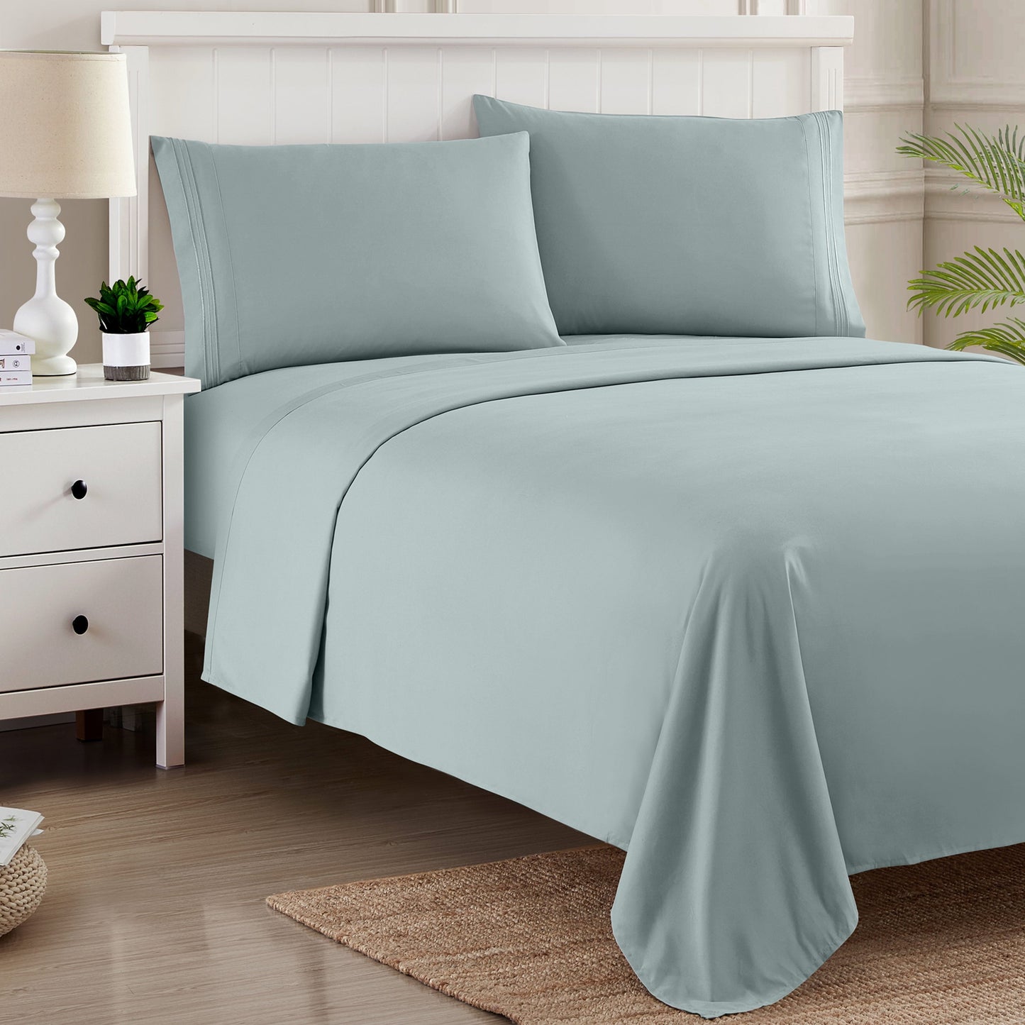 Breathable Luxury 1800 Series Classic 4-Piece 1800 Thread Count 100 GSM Bed Sheet, Queen - Breathable Egyptian Cotton Flat & Fitted Sheets Detail