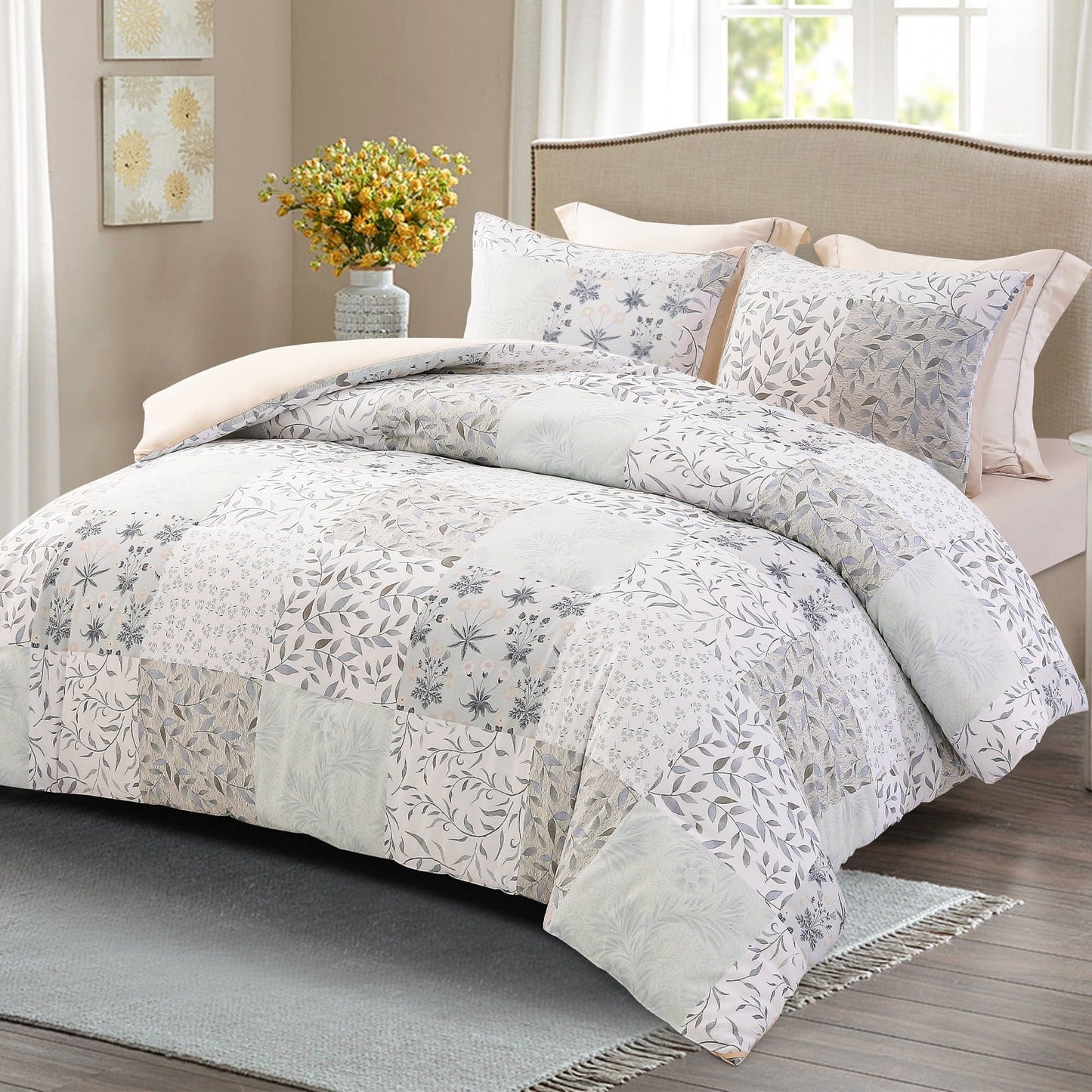 Hypoallergenic Cloud 3-Piece Patchwork King Size Comforter Set, Microfiber Bedding Down Alternative Comforter for All Seasons with 2 Pillo... - Cloud-Like Soft Lightweight Bed Comforter Detail