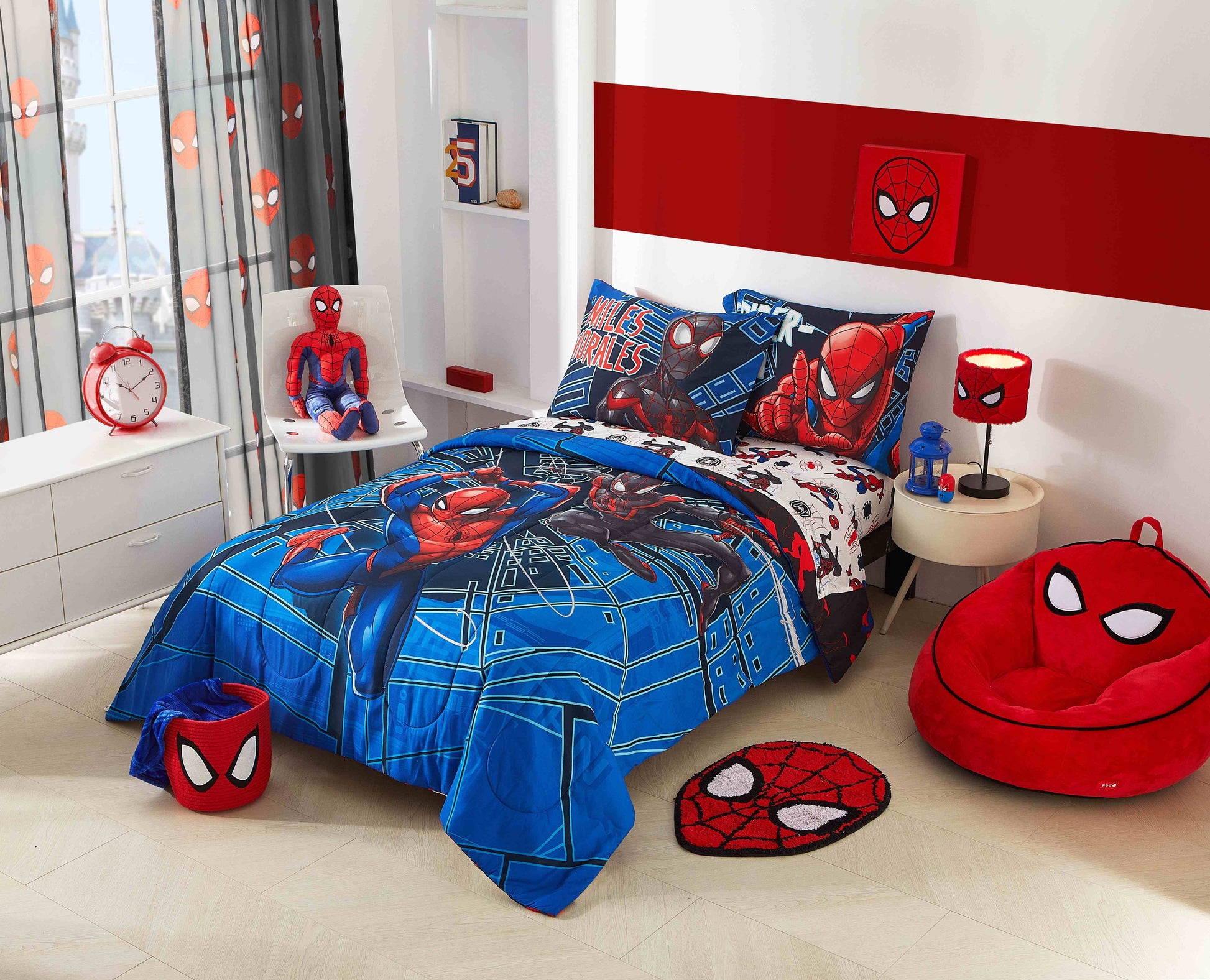 Luxurious Quilted Spiderman Techno City Kids 2 Piece Blue Reversible Comforter and Pillowcase Set, Twin/Full - Hypoallergenic Ultra-Fluffy Quilt for Winter Detail