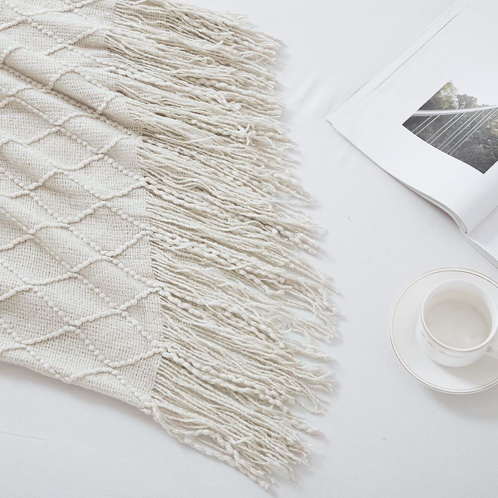 Cozy Fleece Rhombus Beige Throw Blanket, Soft and Lightweight, 50"x 60" - Cozy Fleece Throw Blanket for Couch & Bed Detail