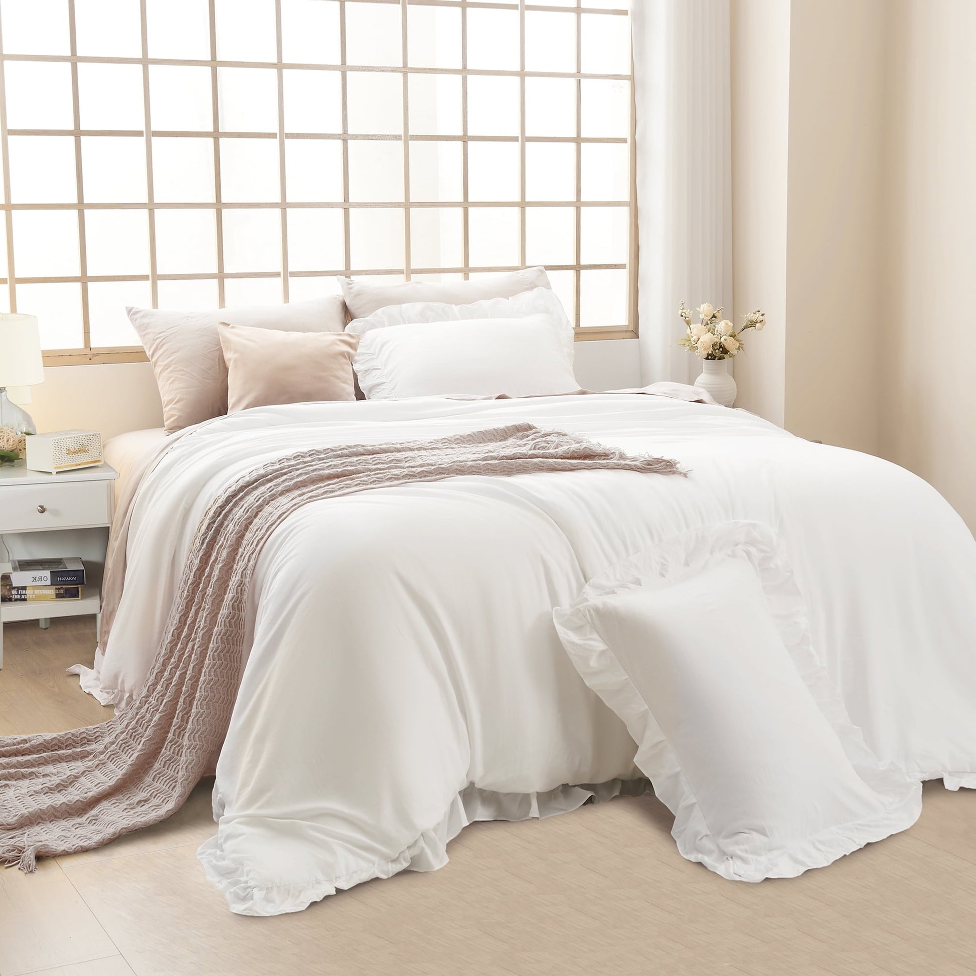 Heavyweight Warmth Queen Comforter Set White, 3 Pieces Soft Fluffy Farmhouse Ruffle Bedding Comforter Sets for Queen Bed, All Season Lig... - All-Season Down Alternative Comforter Insert Detail