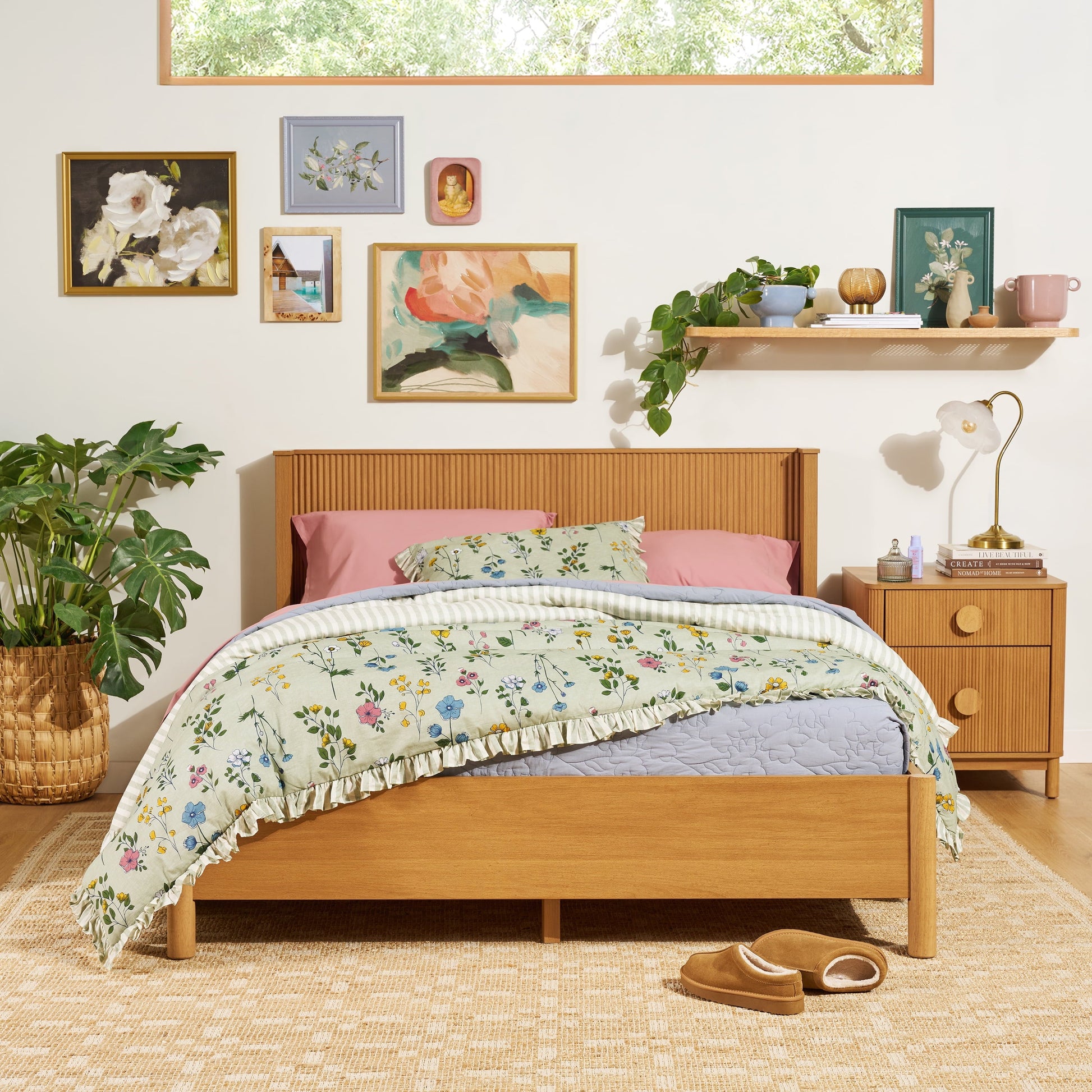 Fluffy Down Alternative 100% Cotton Botanical 3-Piece Sage Green Comforter Set, Full/Queen - All-Season Down Alternative Comforter Insert Detail