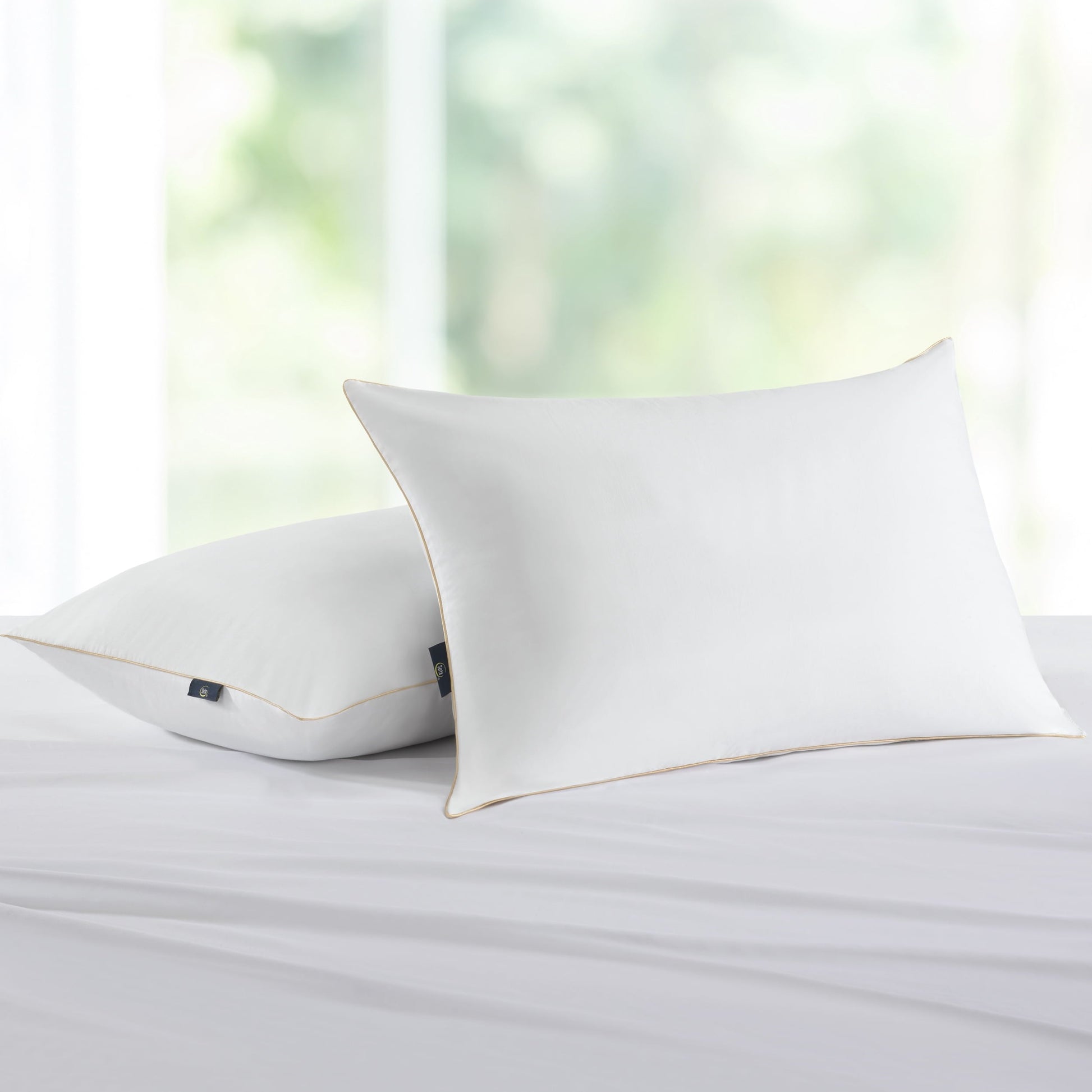 Decorative Plump pedic Bounce Back Standard/Queen Bed Pillow, Hypoallergenic Fill - Orthopedic Shredded Foam Bed Pillow Set Detail