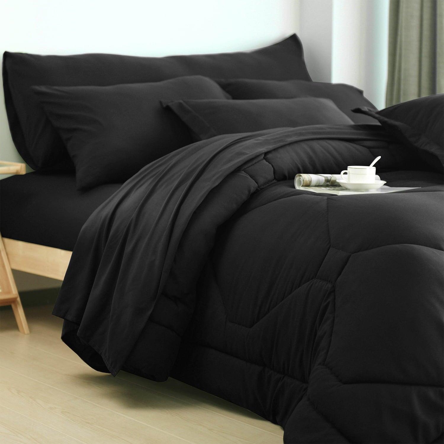 Hypoallergenic Cloud 8 PCS Modern Comforter Set with Sheets All Season Bed in a Bag, Black, Queen Size - Cloud-Like Soft Lightweight Bed Comforter Detail