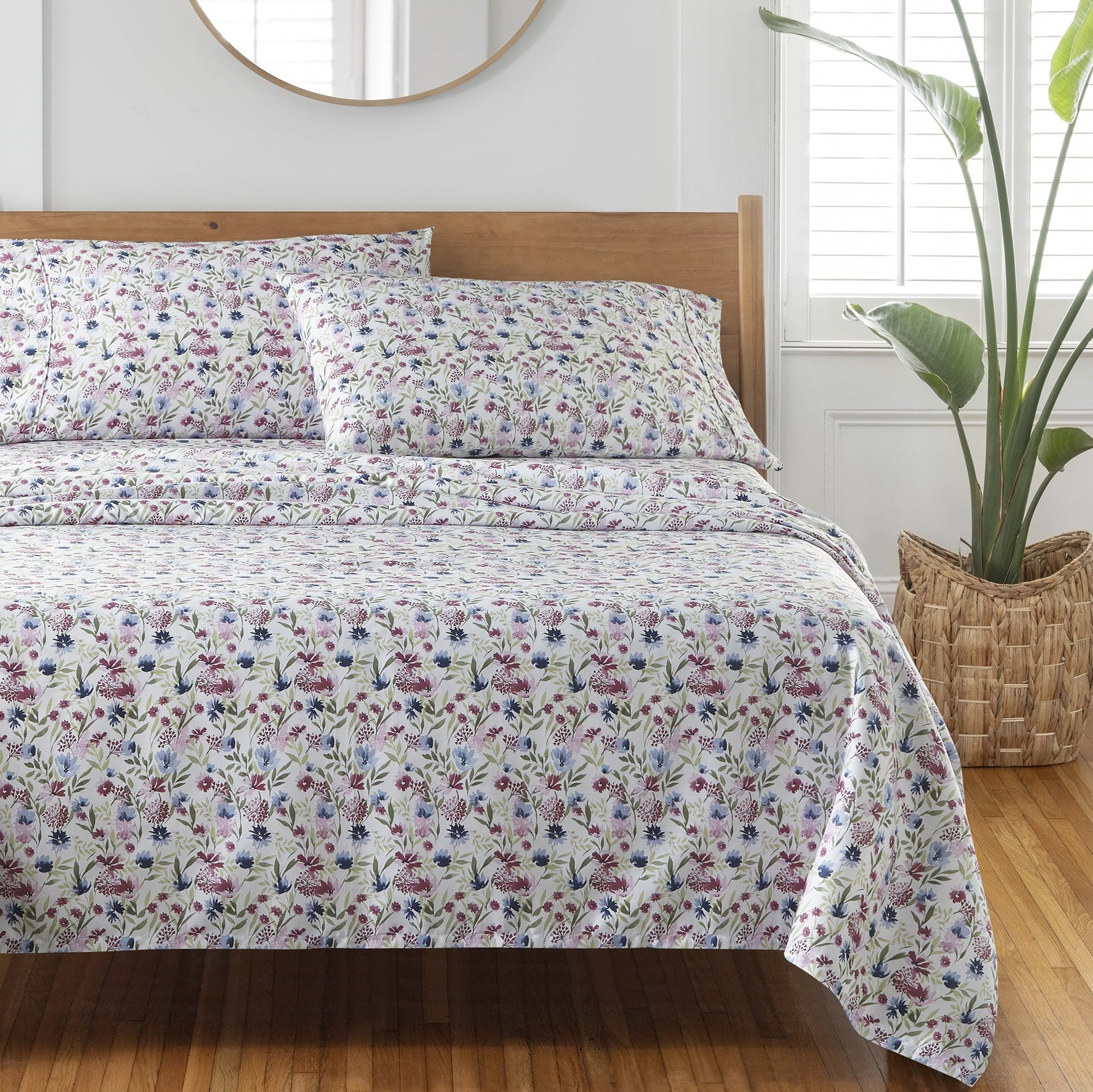 Wrinkle-Resistant 4-Piece 300 Thread Count Bashful Blooms Cool Cotton Sateen Bed Sheet Set, Queen - Luxury Bed Sheet Set with Deep Pockets Detail