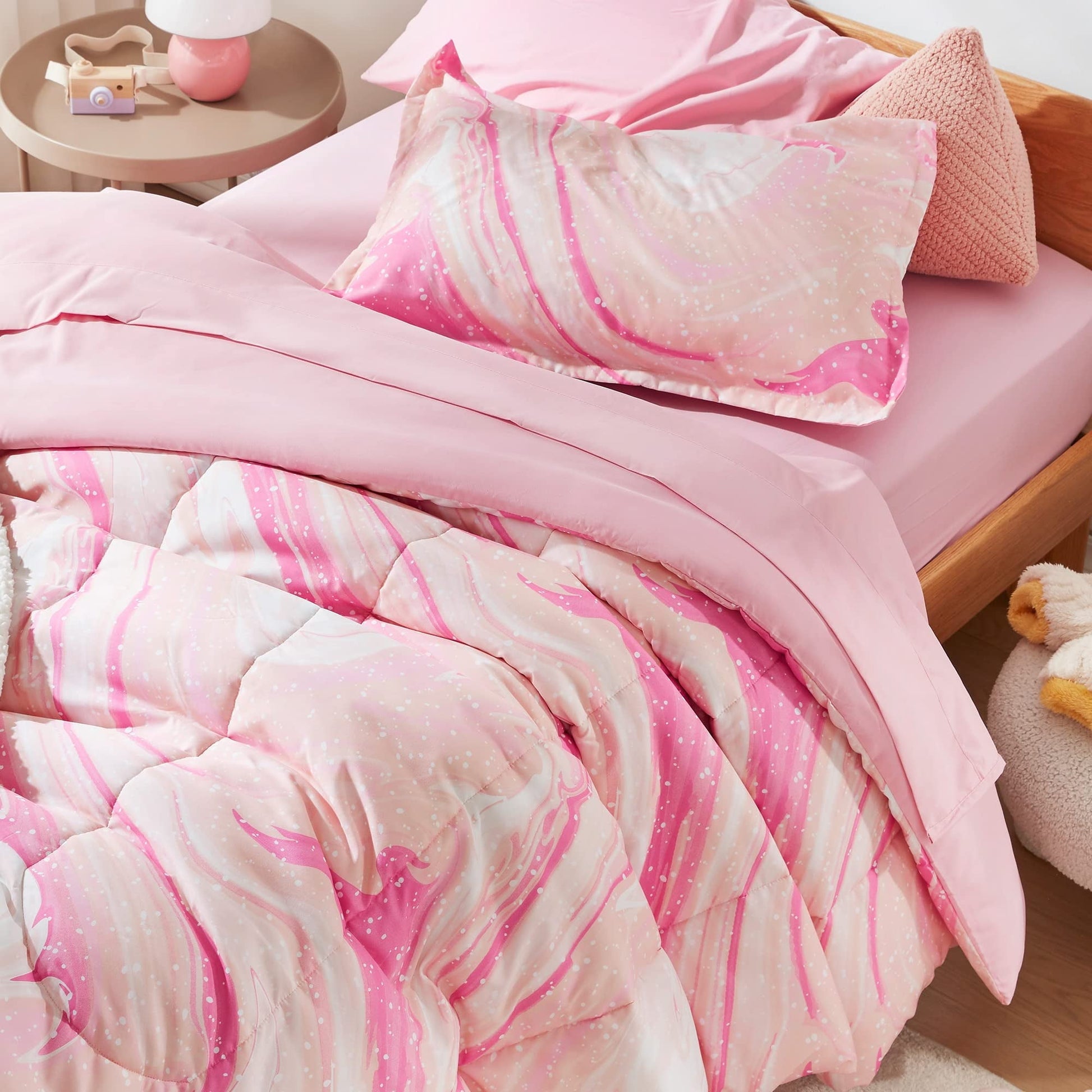All-Season Kids Twin Bedding Comforter Set - 5 Pieces Super Cute & Soft Bedding Sets & Collections with Comforter, Sheet, Pillow... - Cloud-Like Soft Lightweight Bed Comforter Detail