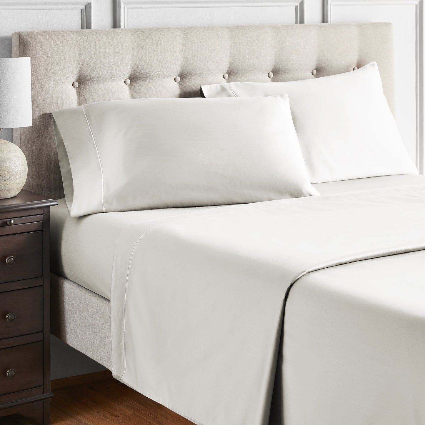 Ultra-Soft 4-Piece 600 Thread Count White Egyptian Cotton Adult Bed Sheet Set, King - Deep Pocket - Breathable Egyptian Cotton Flat & Fitted Sheets Detail
