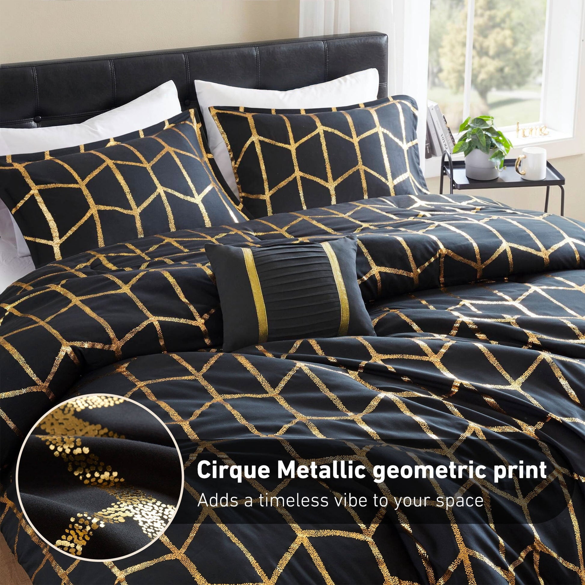 Luxurious Quilted Full/Queen Size Comforter Set, 4-Piece Bedding Set for All Seasons, Geometric Metallic Comforter Bed Set with Decor P... - Luxurious Quilted Duvet Cover Set Detail