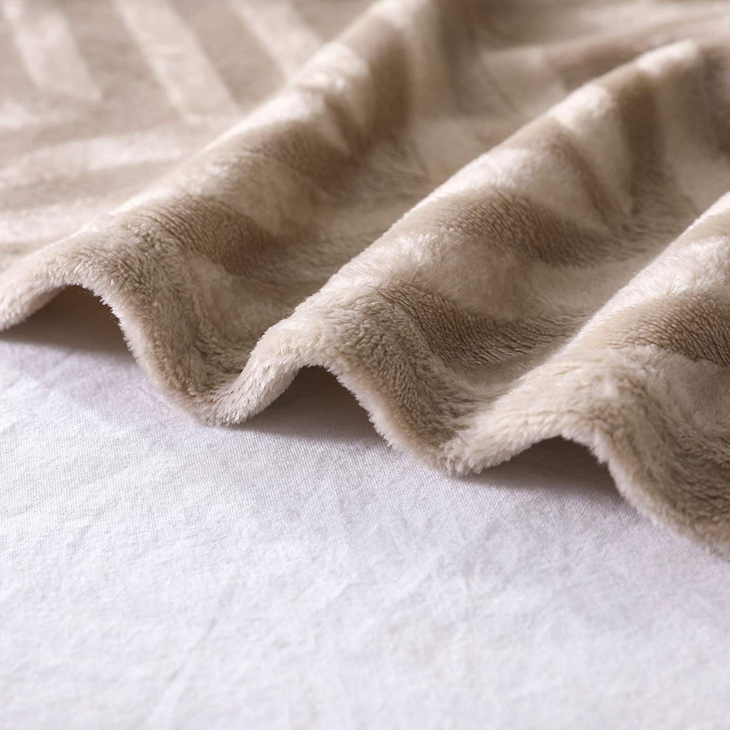 Reversible Sherpa Soft Flannel Fleece Lightweight 50"x60" Throw Blanket, Brushed Chevron Design Fluffy Plush Cozy Blanket for All Seaso... - Super Soft Reversible Sherpa Flannel Blanket Detail