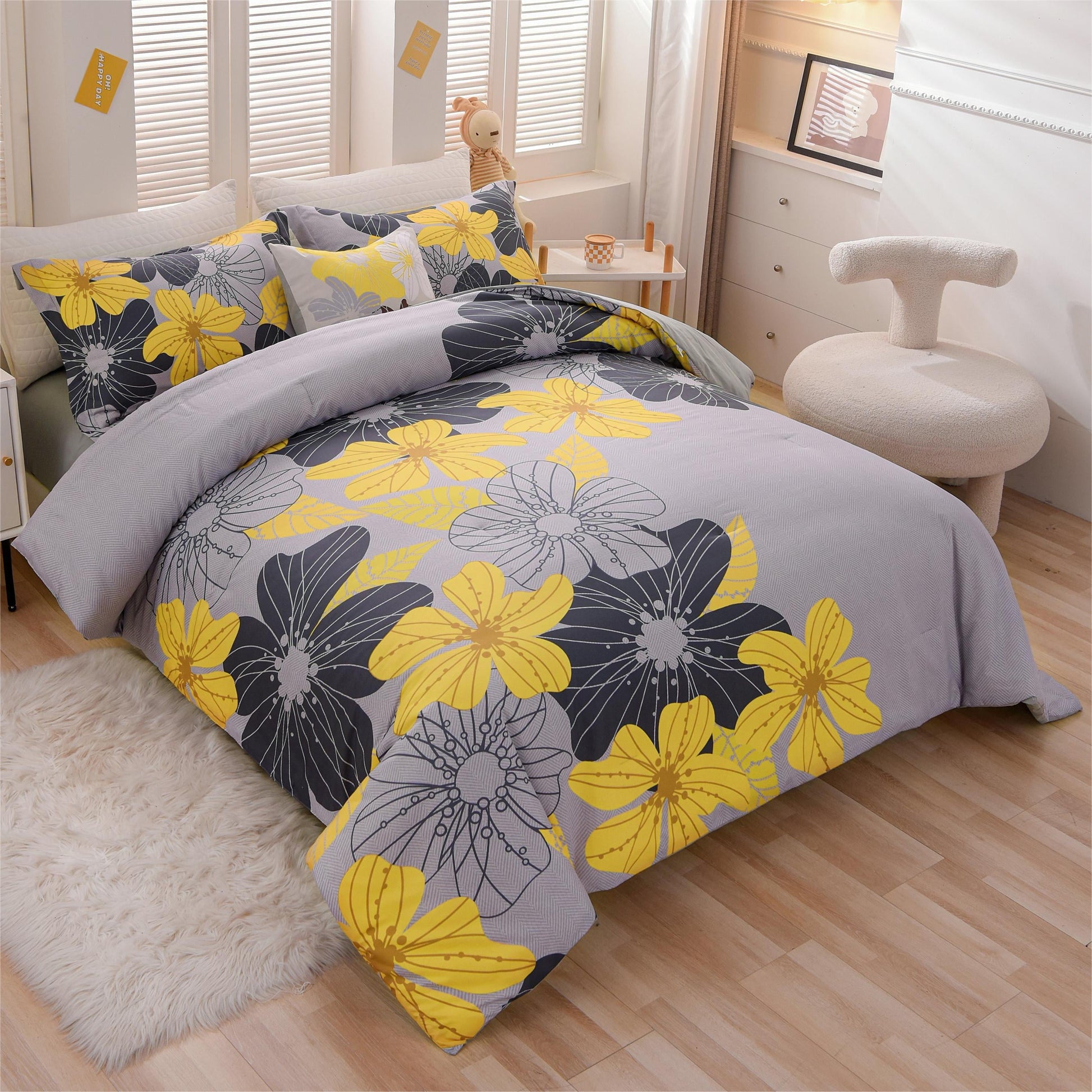 Luxurious Quilted Yellow Floral Comforter Set Queen Flower Bed Set Adult Soft Botanical Boho Bedding Set - Cloud-Like Soft Lightweight Bed Comforter Detail