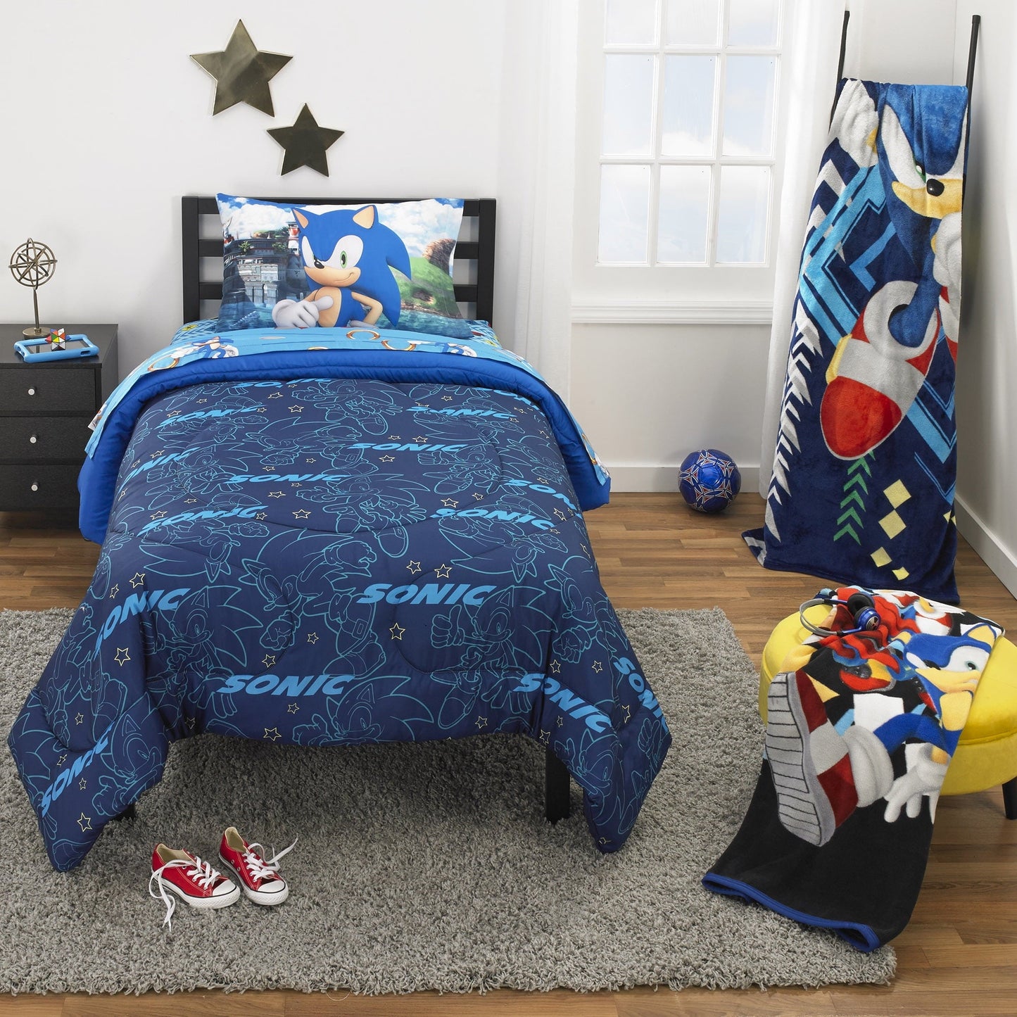 Hypoallergenic Cloud Sonic the Hedgehog Kids 2 Piece Blue Green Reversible Comforter and Pillowcase set, Twin/full - All-Season Down Alternative Comforter Insert Detail