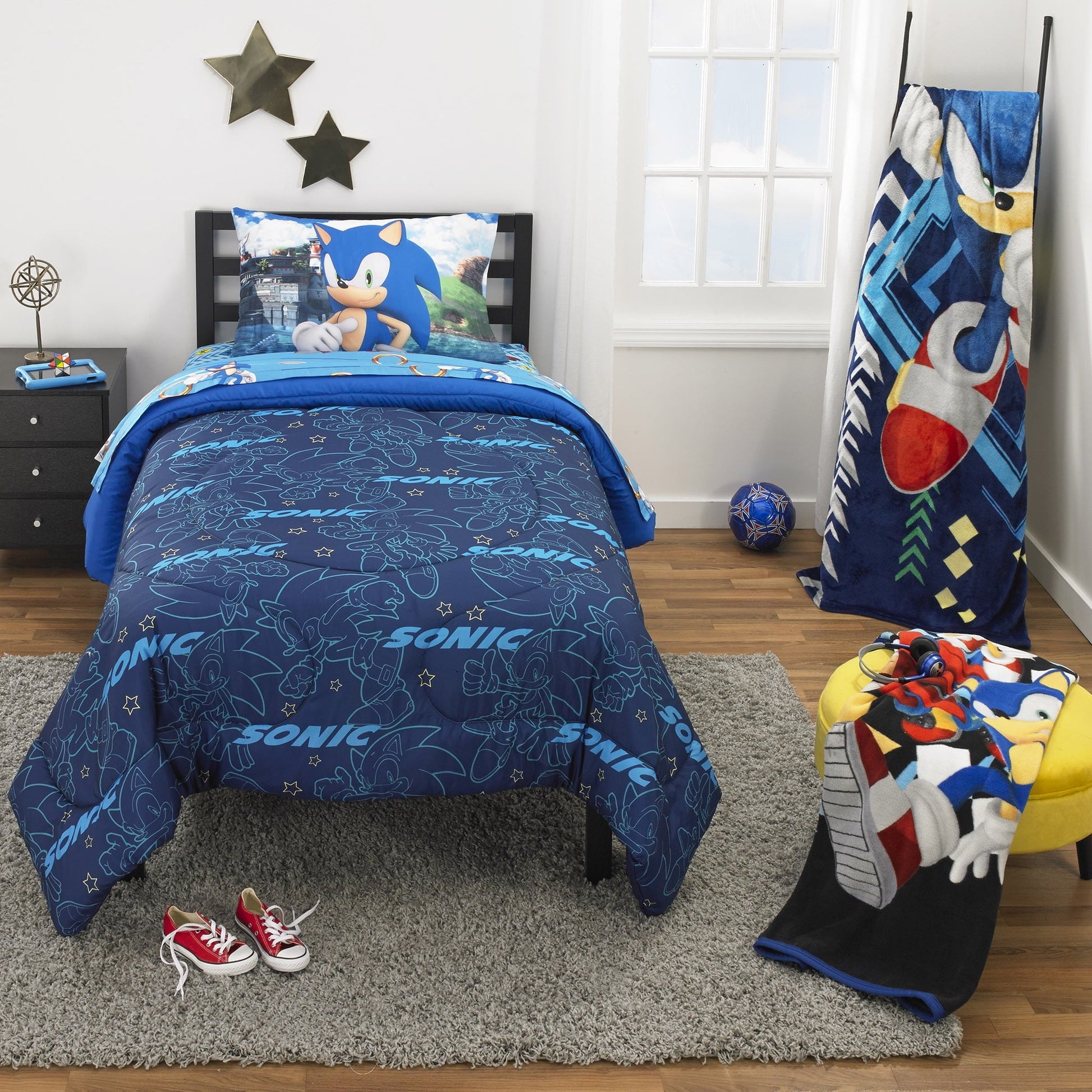 Hypoallergenic Cloud Sonic the Hedgehog Kids 2 Piece Blue Green Reversible Comforter and Pillowcase set, Twin/full - All-Season Down Alternative Comforter Insert Detail