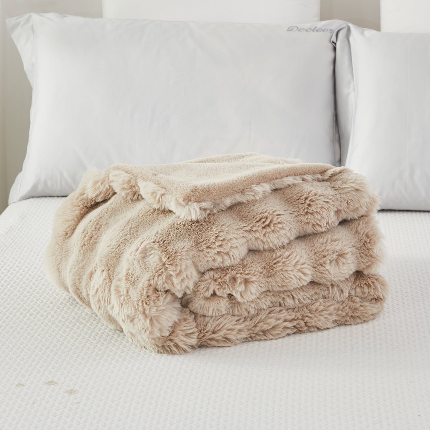 Lightweight Warm Taupe Faux Fur Bubble Blankets for Couch Chair Sofa Luxury Fluffy Thick Bubble Throw Blanket Furry Blanket Fuzzy Soft... - Luxury Knitted Decorative Throw Blanket with Fringes Detail