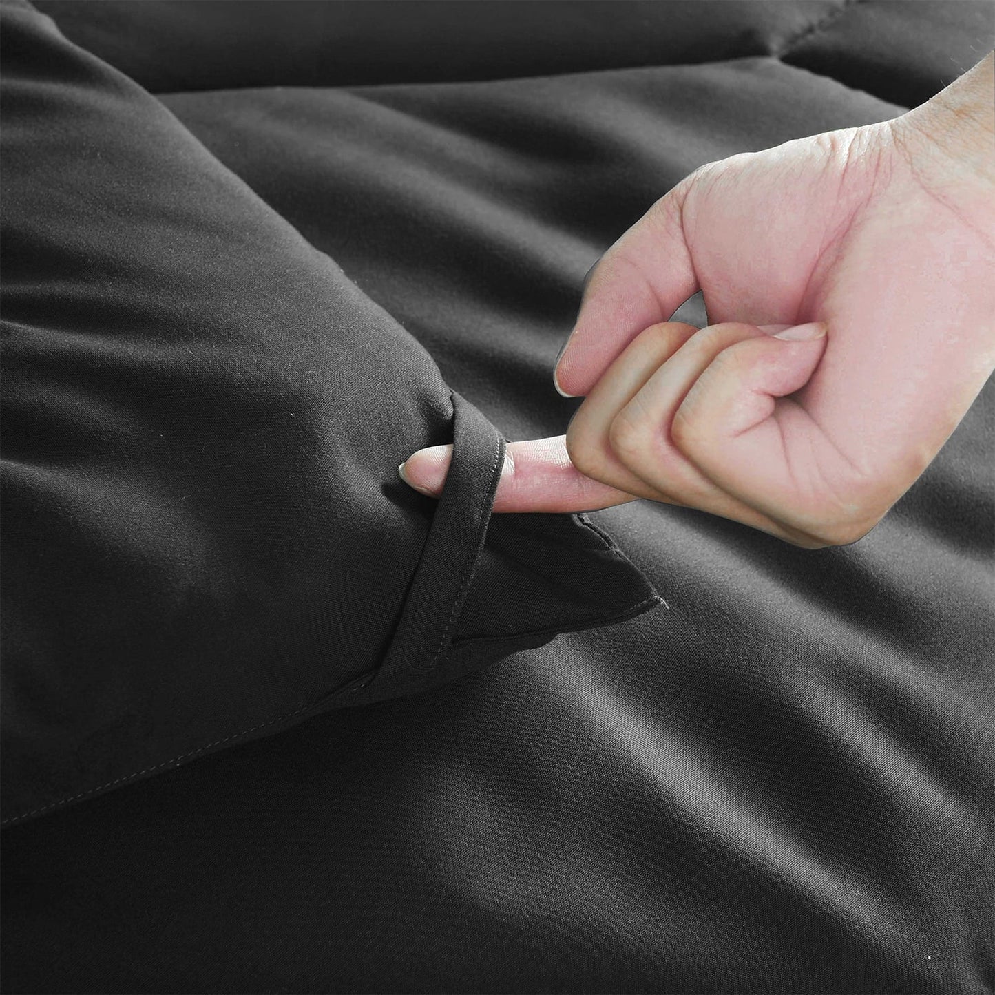 Hypoallergenic Cloud 8 PCS Modern Comforter Set with Sheets All Season Bed in a Bag, Black, Queen Size - Cloud-Like Soft Lightweight Bed Comforter Detail