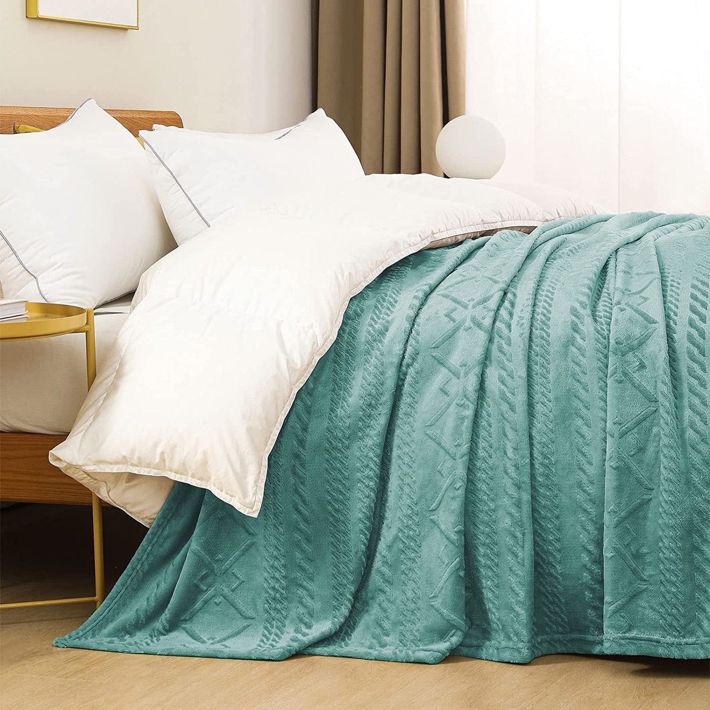 Reversible Sherpa Queen Size Soft Bed Blanket, Warm Fuzzy Luxury Bed Blankets, Decorative Geometry Pattern Plush Throw Blanket for Bed,... - Cozy Fleece Throw Blanket for Couch & Bed Detail