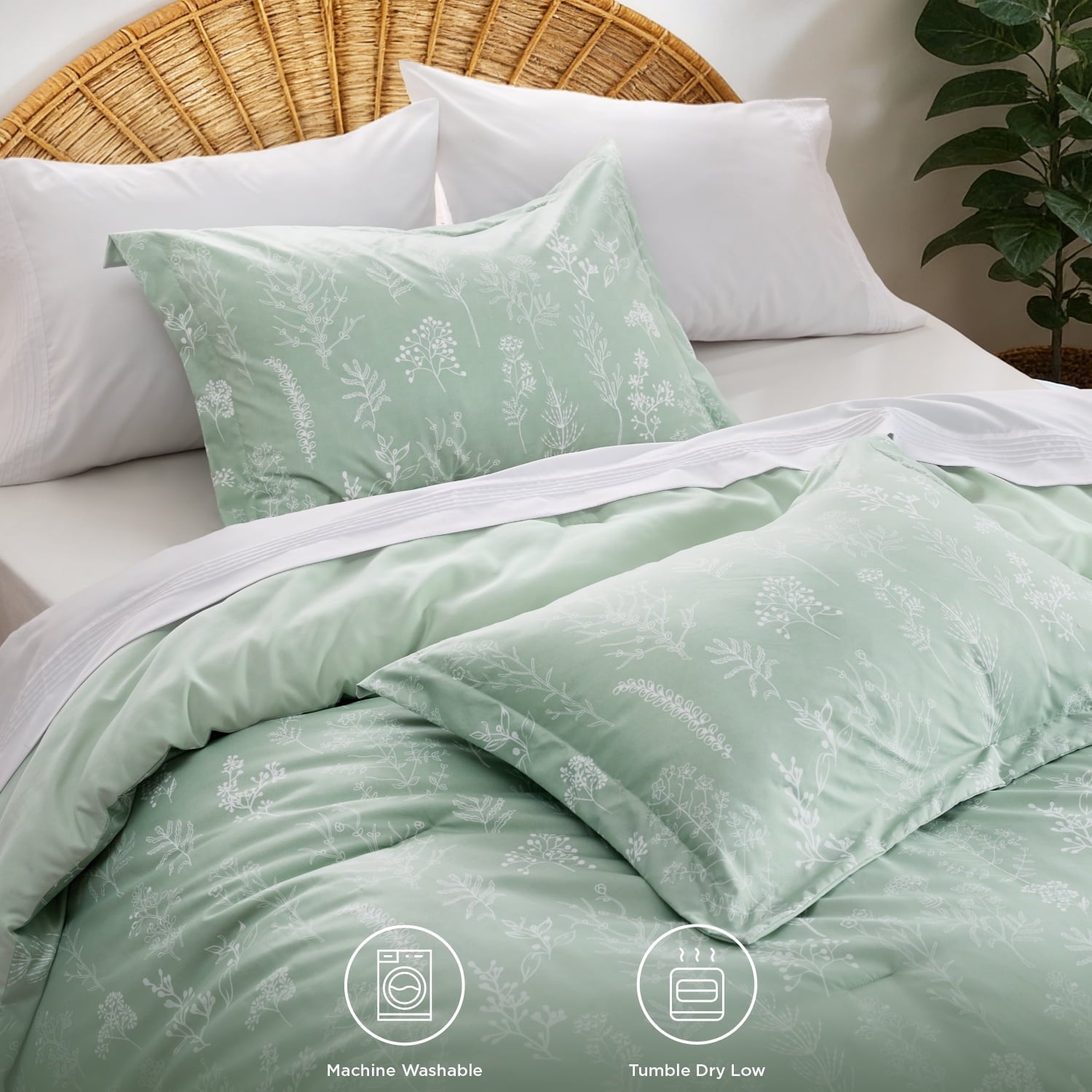 Luxurious Quilted 3 Pieces Sage Green Floral Comforter Sets, 1 Botanical Flowers Reversible Comforter and 2 Pillow Shams, Queen Size Be... - Hypoallergenic Ultra-Fluffy Quilt for Winter Detail