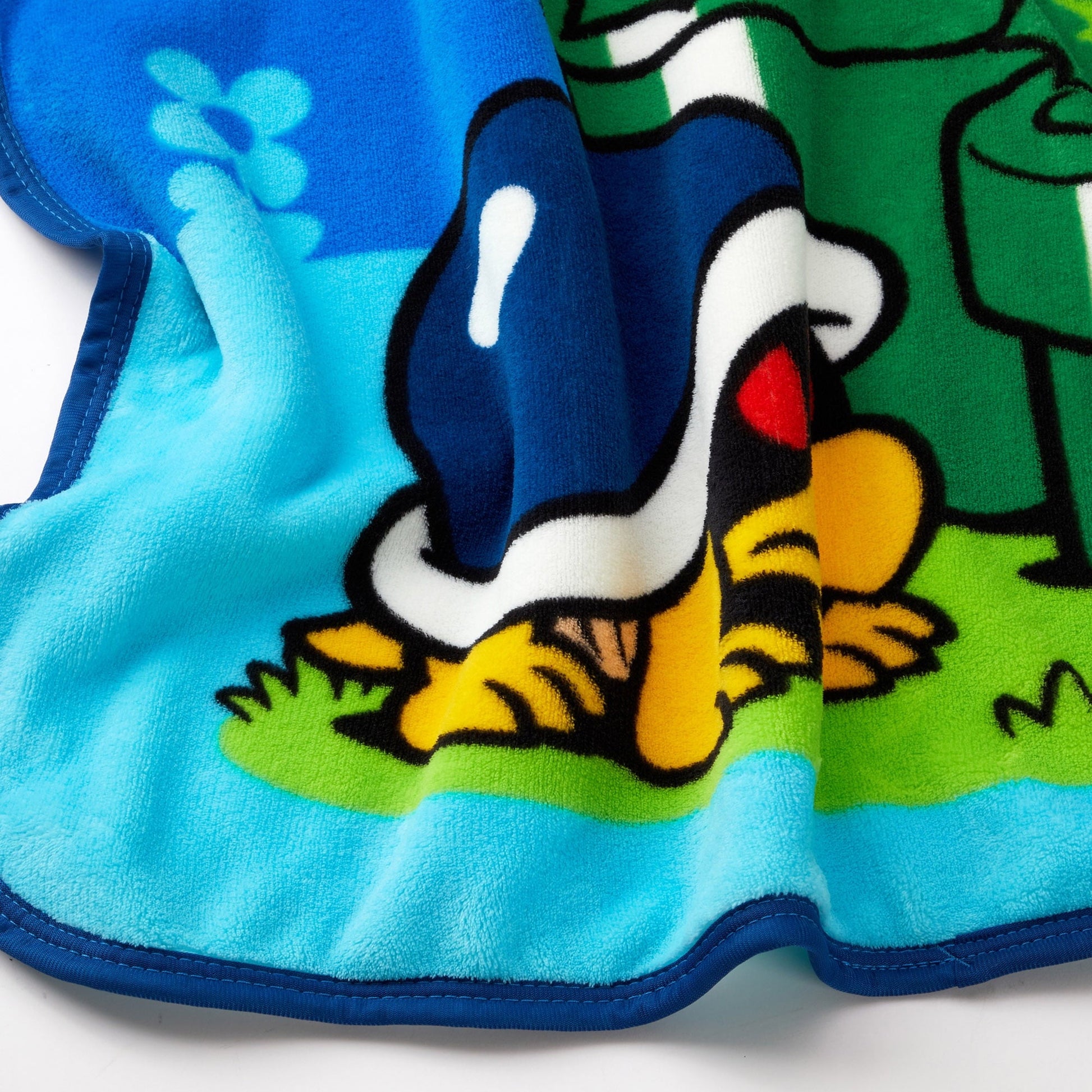 Decorative Knitted Kids Fleece Throw Blanket 46x60, Nintendo - Cozy Fleece Throw Blanket for Couch & Bed Detail