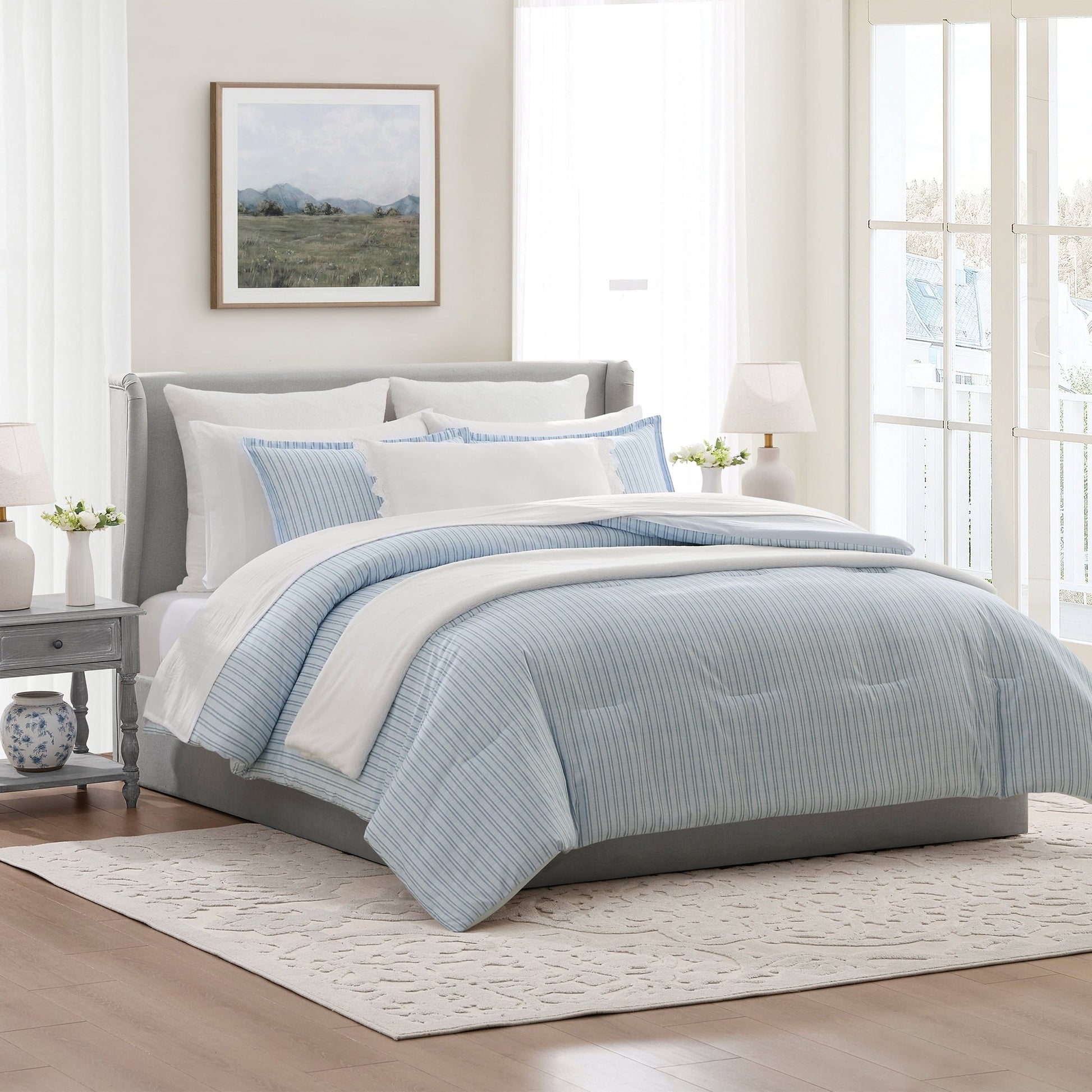 Fluffy Down Alternative Stripe 11-Piece Comforter Set with Sheets, Blue, Queen - Hypoallergenic Ultra-Fluffy Quilt for Winter Detail