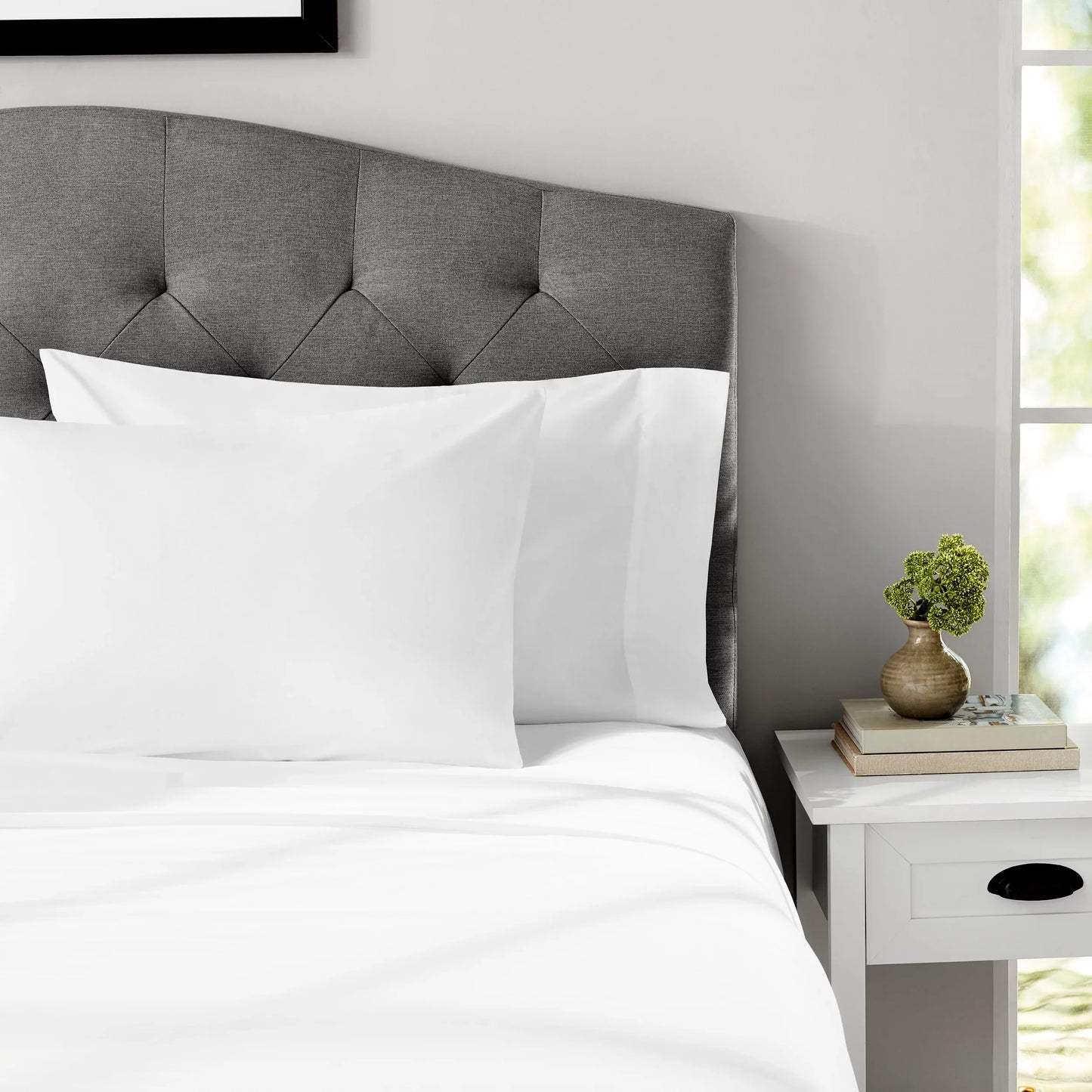 Wrinkle-Resistant 4-Piece 300 Thread Count White Cotton Blend Percale Bed Sheet Set, Queen - Premium Ultra-Soft Pillowcase Pair for Sleeping Detail
