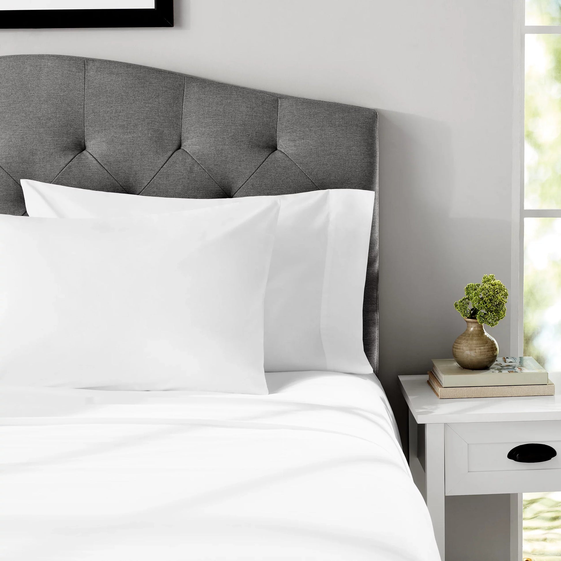 Wrinkle-Resistant 4-Piece 300 Thread Count White Cotton Blend Percale Bed Sheet Set, Queen - Premium Ultra-Soft Pillowcase Pair for Sleeping Detail
