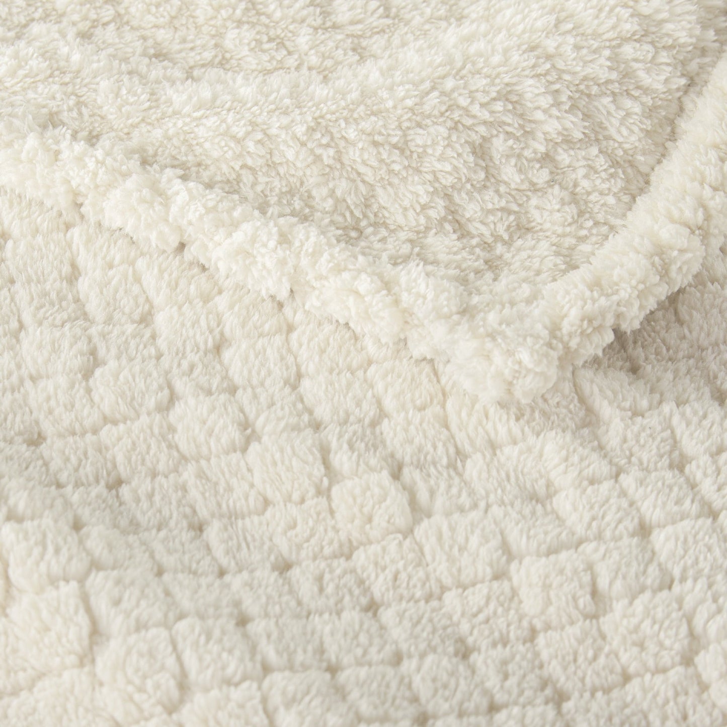 Decorative Knitted Fleece Throw Blanket for Couch, Super Soft Jacquard Bed Blanket, Lightweight Fuzzy Warm for All Seasons, 50x60 Inches... - Super Soft Reversible Sherpa Flannel Blanket Detail