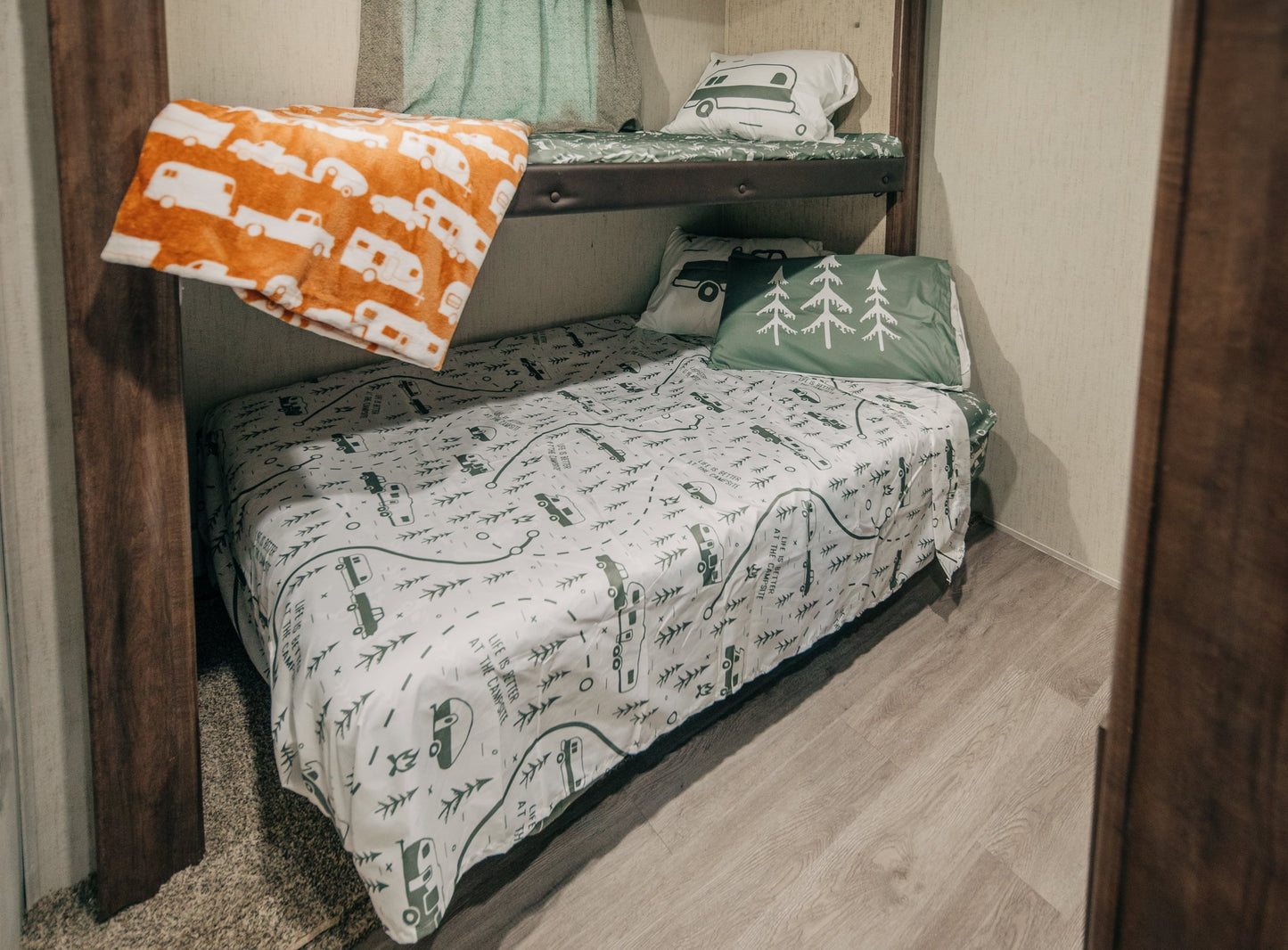 Breathable Luxury RV Queen Bed Sheet Set, Green Map, Polyester (53476) - Premium Ultra-Soft Pillowcase Pair for Sleeping Detail