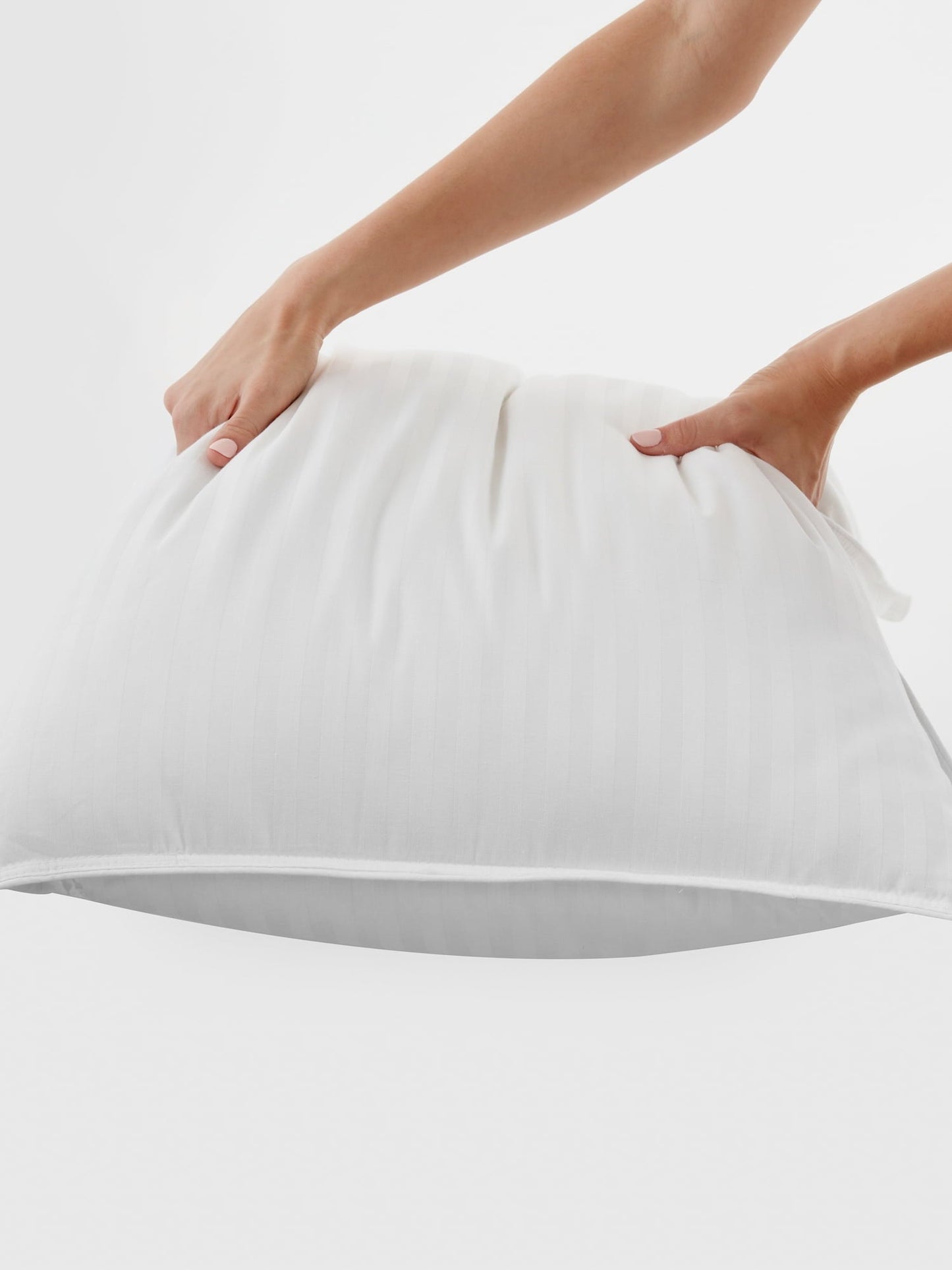 Ergonomic Memory Foam Bed Pillow 2-Pack Standard/Queen Size For All Sleep Styles - Back, Side and Stomach Sleepers - Ergonomic Memory Foam Pillow for Neck Pain Support Detail